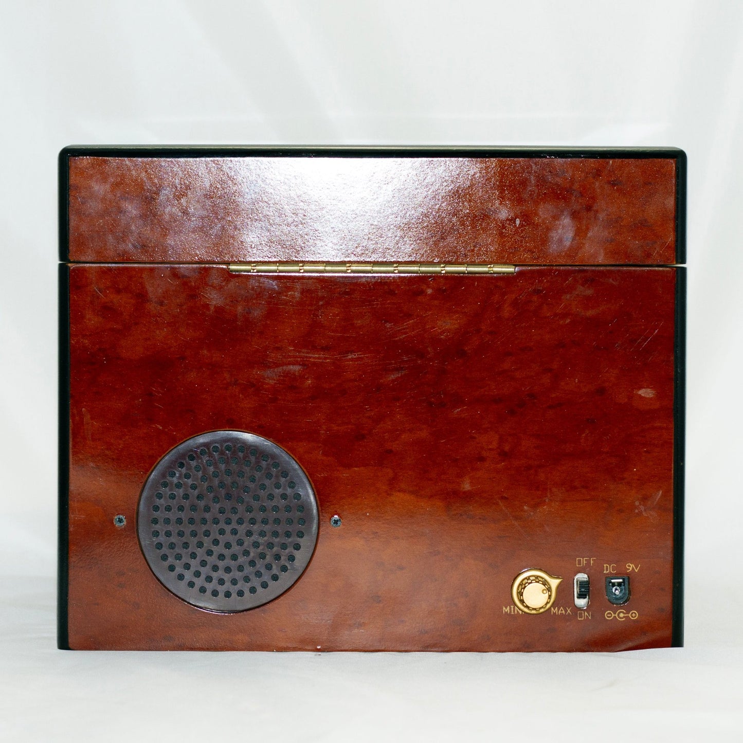Gold Label Animated Concertina Music Box by MR. CHRISTMAS