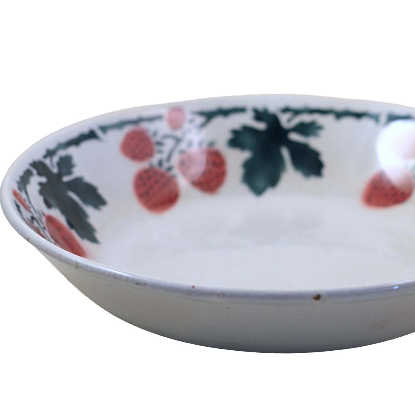 Lunéville Faïence Strawberry Rimmed Soup Bowl – Antique French Tin-Glazed Earthenware (c. 1890–1910)