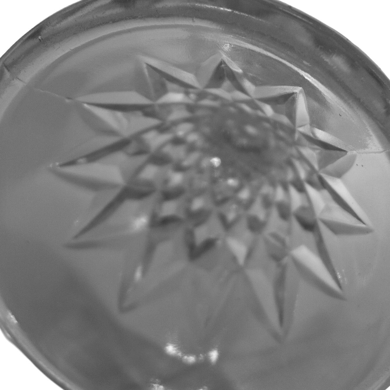 Vase piédestal Model Flint « Shepherd’s Plaid » AUSSI CONNU SOUS LE NOM de « Pineapple & Fan » | Vers 1894