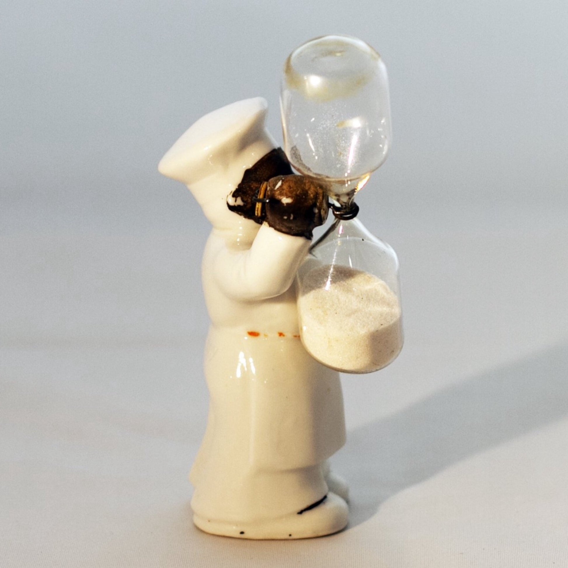 Rare Black Americana CERAMIC CHEF STANDING EGG TIMER Marked GERMANY Circa 1930s Side 2