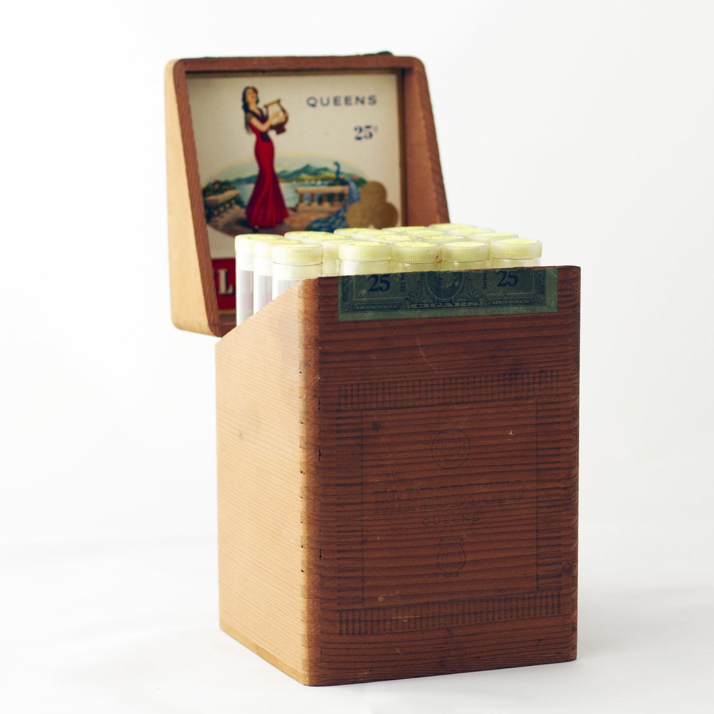 EL PRODUCTO QUEENS 25¢ WOOD CIGAR BOX WITH GLASS TUBES