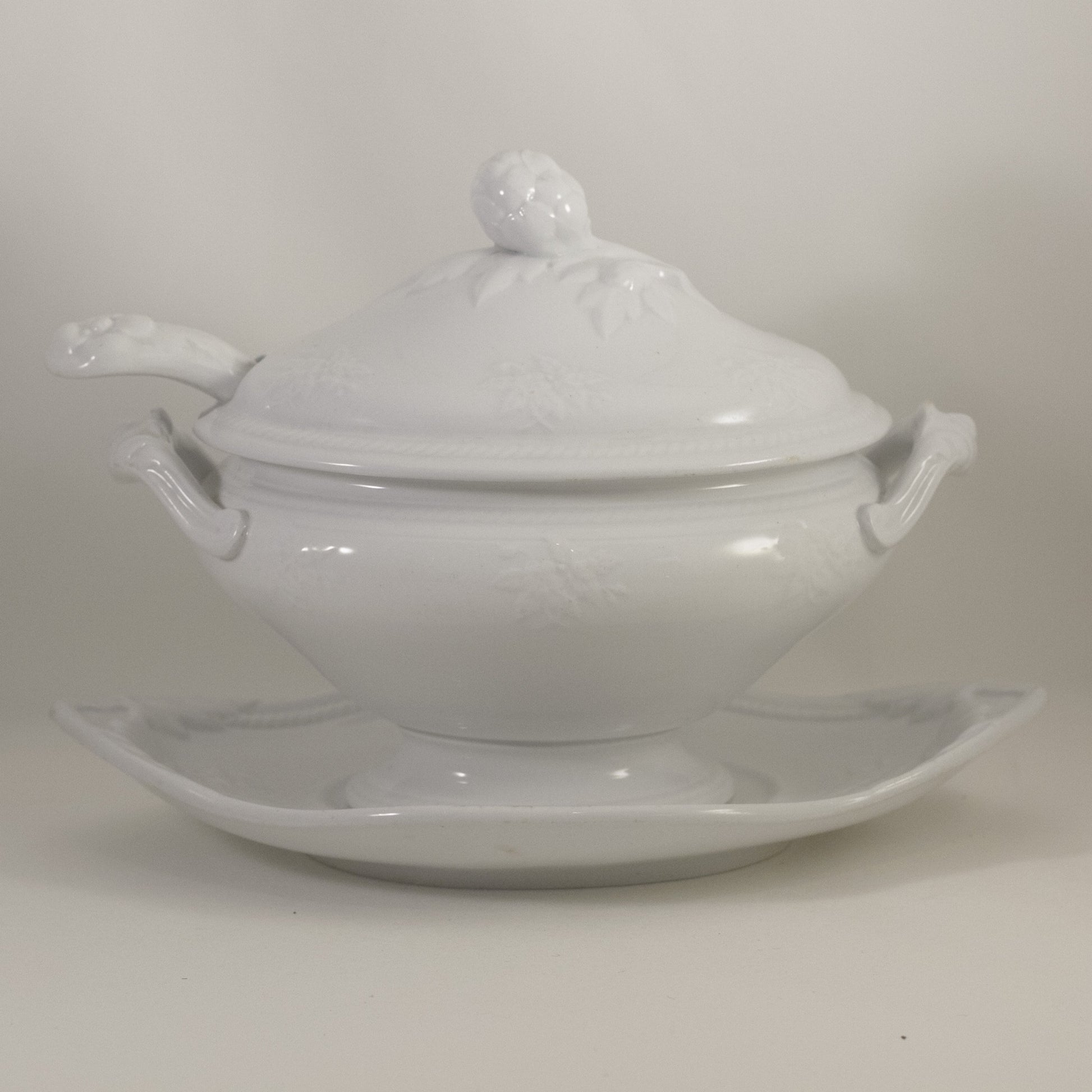 Antique JOHN MEIR & SON Washington Shape Ironstone Sauce Tureen with Ladle & Underplate Circa 1863