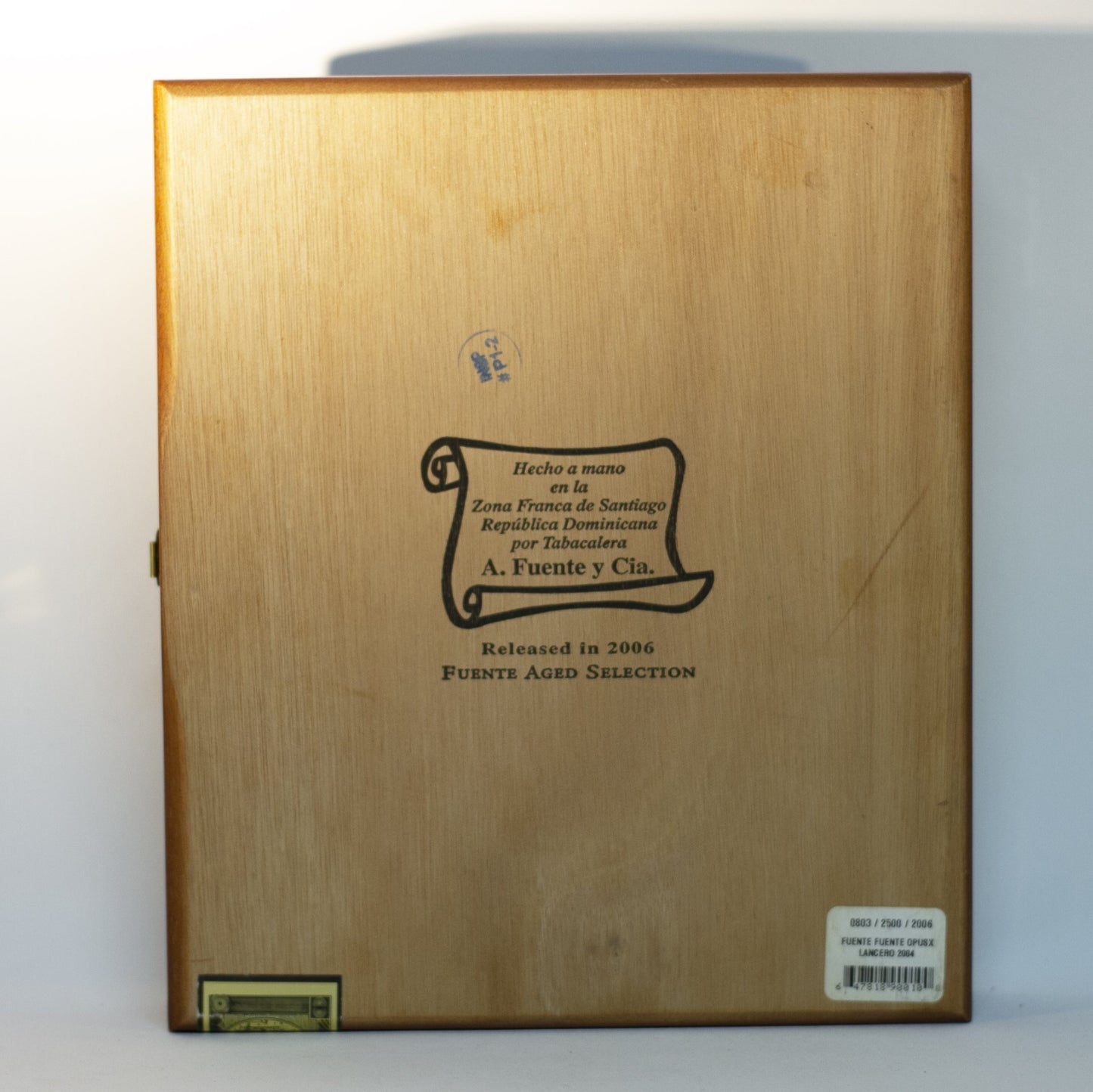 Gift for cigar connoisseur! CHATEAU de la FUENTE WOOD CIGAR BOX for FUENTE FUENTE OPUSX LANCERO cigars. Held 2006 limited-edition set containing 4 rare Fuente Fuente OpusX cigars, photo essay book, Journey to Chateau de la Fuente, and travel size Humidipak. Only 2,500 made and sold; box stamped 803 out of the 2500.