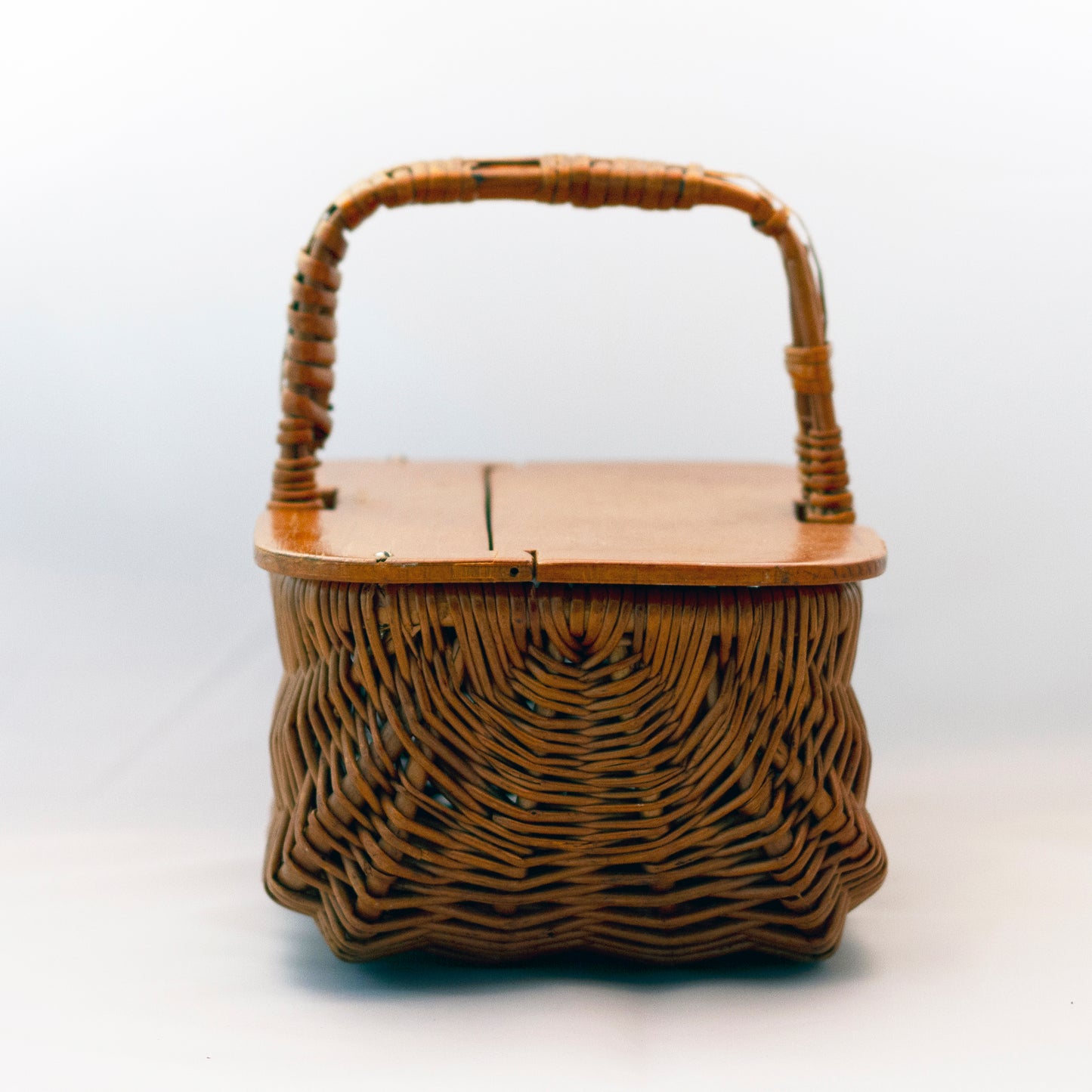 Natural RATTAN WICKER BASKET PURSE WITH HINGED WOOD LID Circa 1970s
