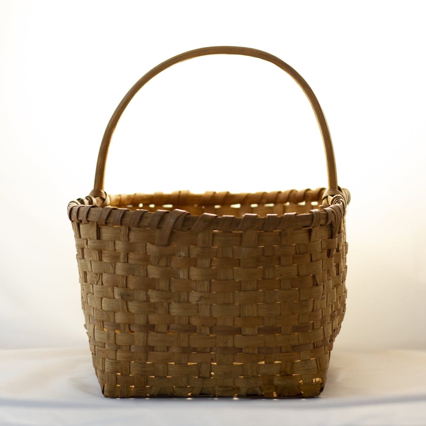 HICKORY HANDLE ANTIQUE HARVEST BASKET 18"
