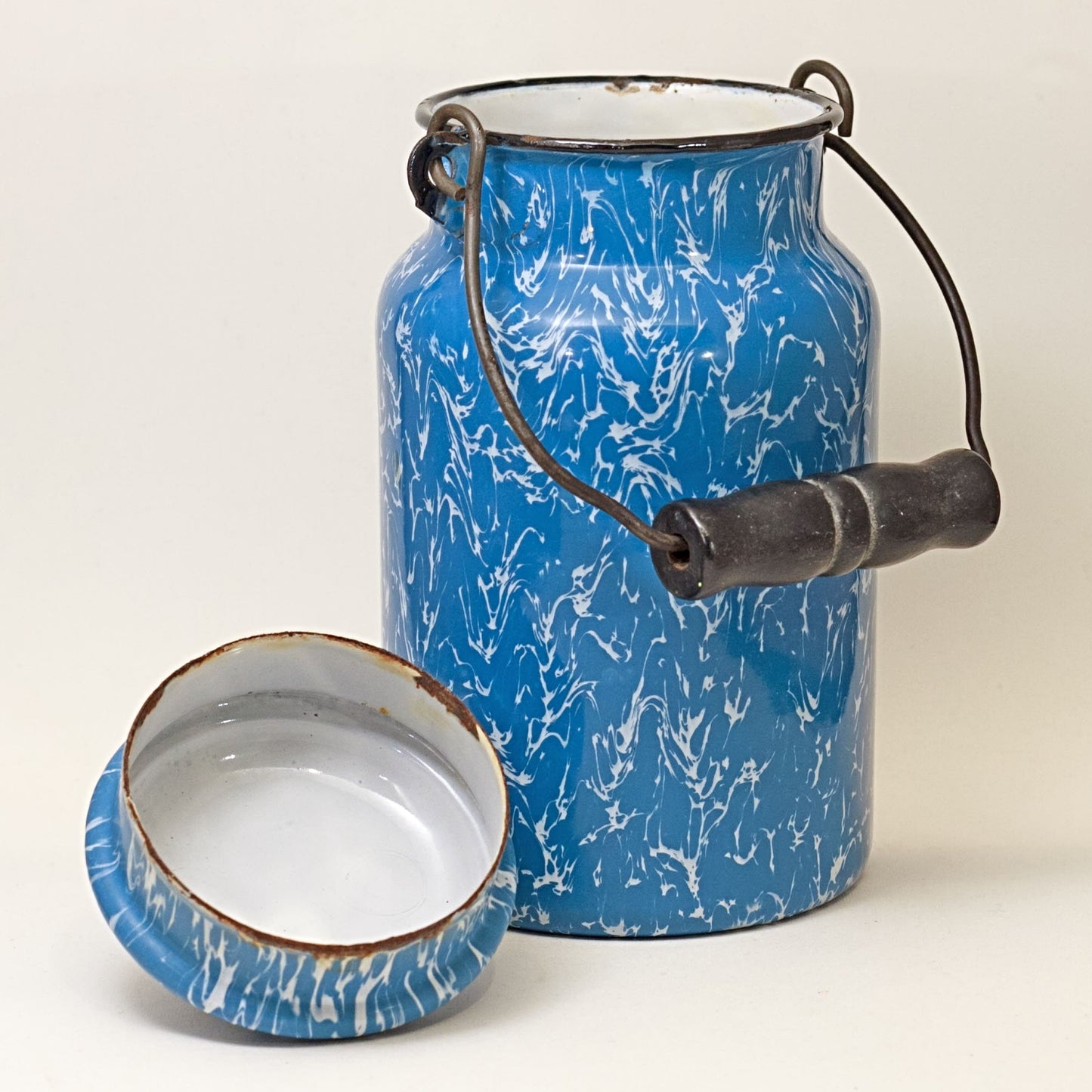 GRANITEWARE CREAM PAIL with Lid Blue and White Swirl Circa 1880 - 1920