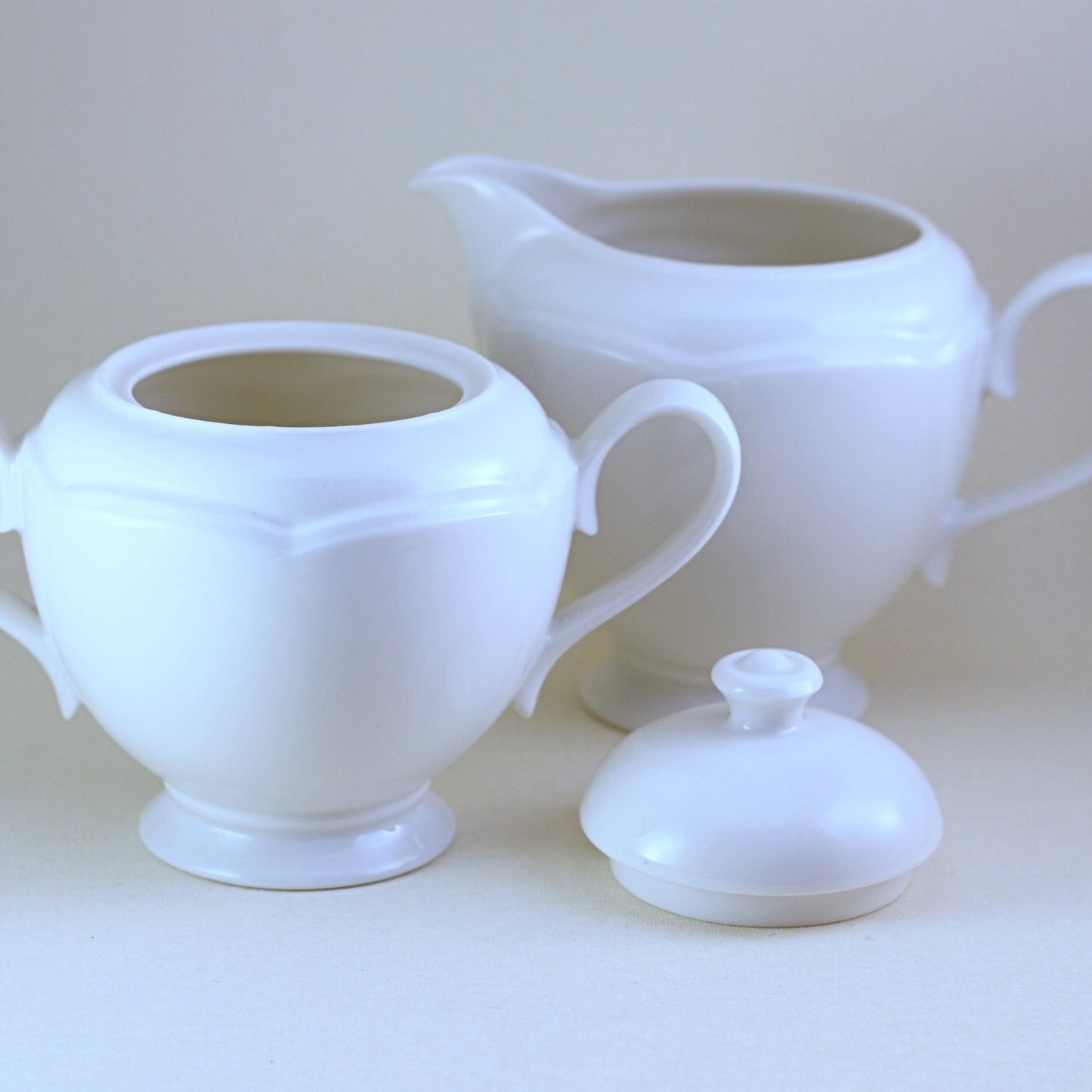 JOHNSON BROTHERS STAFFORDSHIRE English Fine China Three Piece Tea Set - London White Pattern