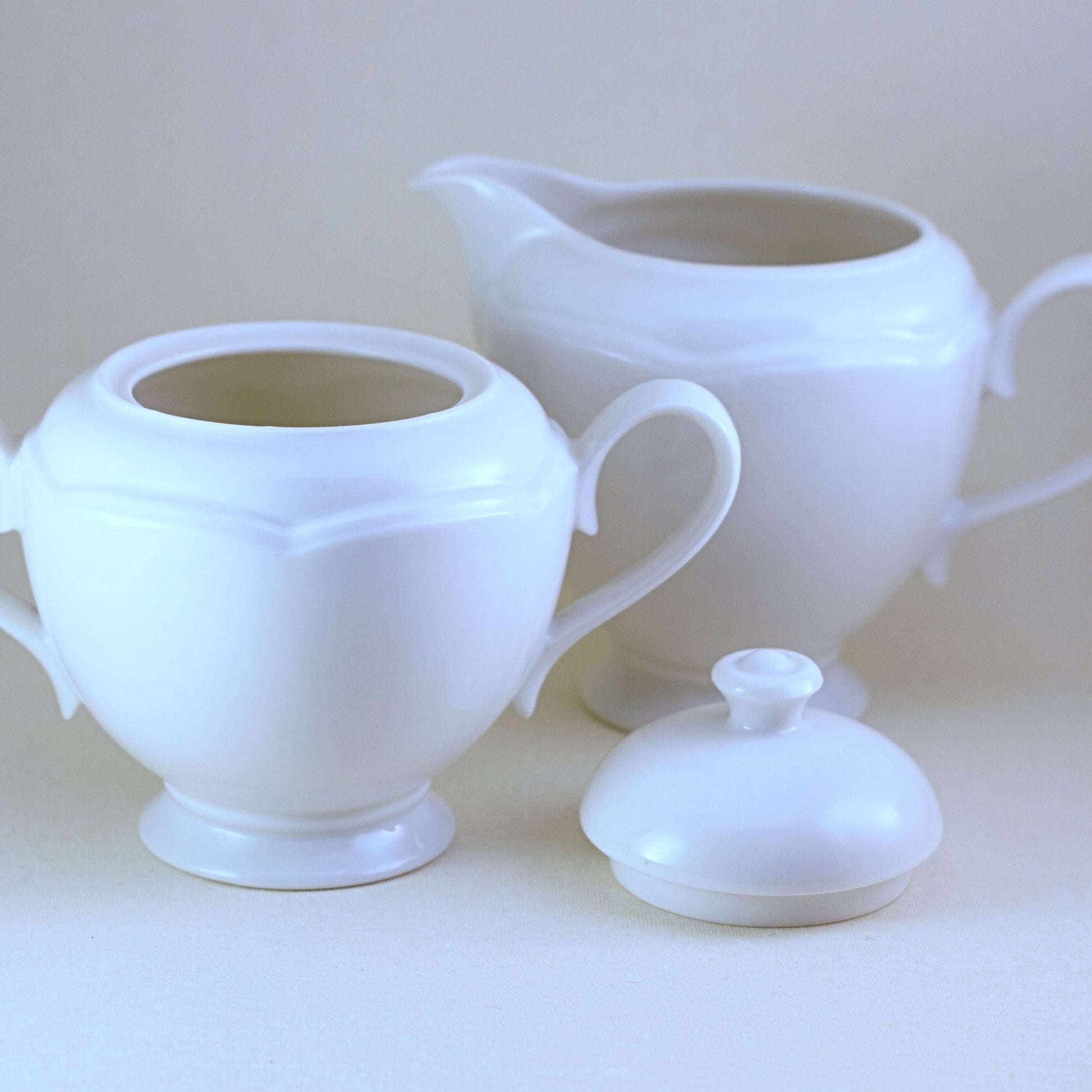 JOHNSON BROTHERS STAFFORDSHIRE English Fine China Three Piece Tea Set - London White Pattern