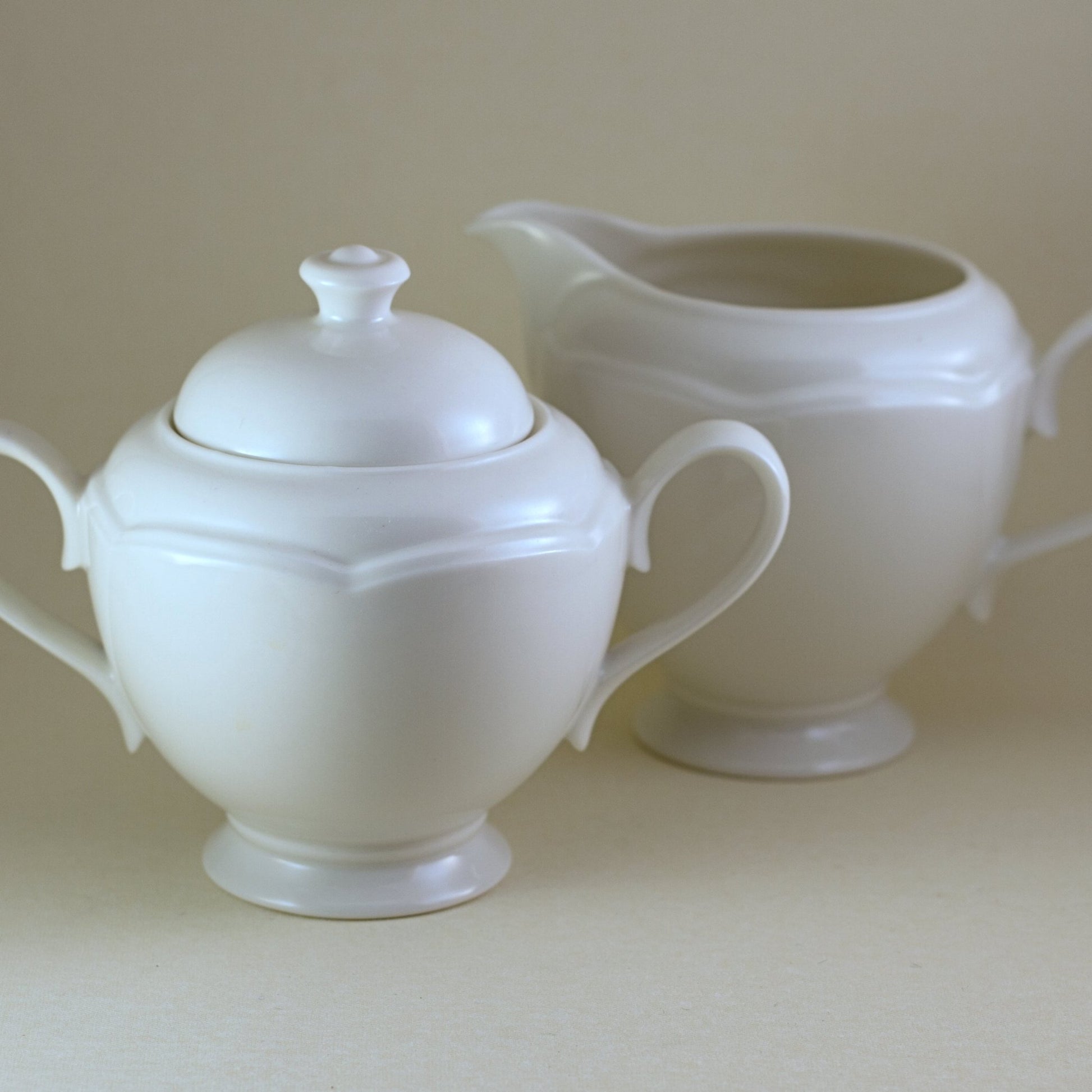 JOHNSON BROTHERS STAFFORDSHIRE English Fine China Three Piece Tea Set - London White Pattern
