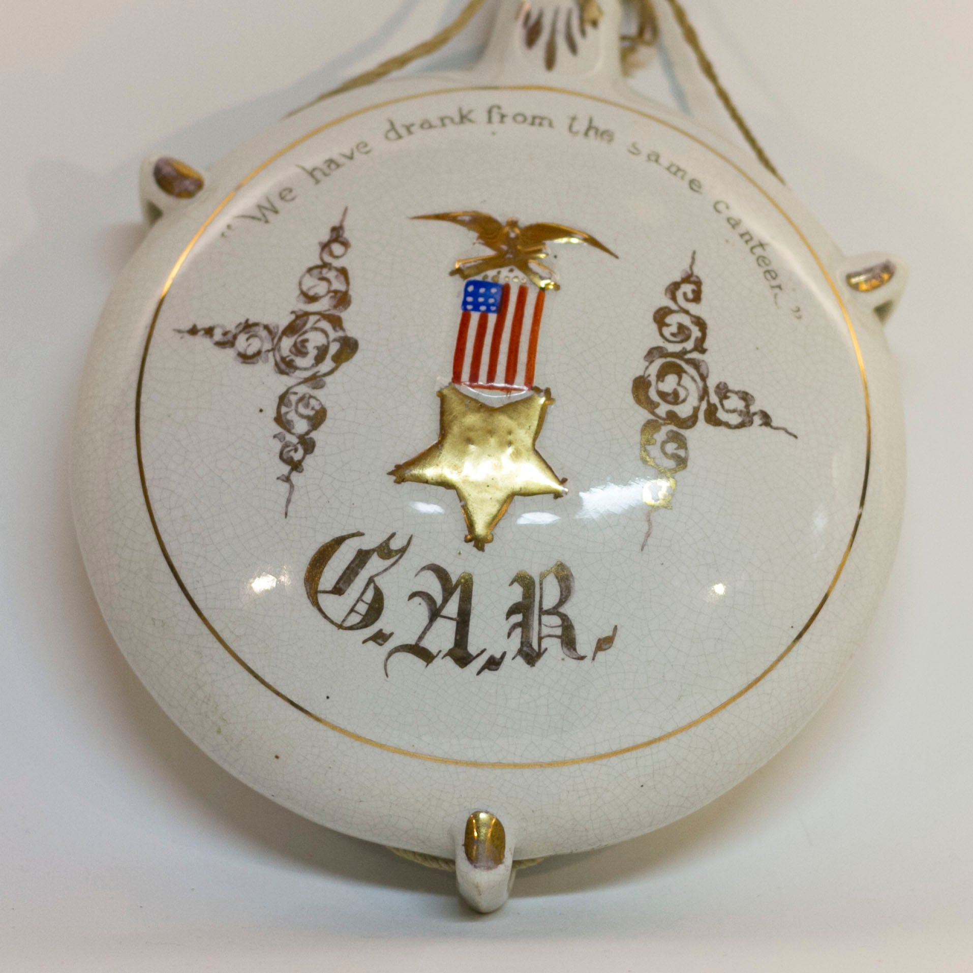GRAND ARMY OF THE REPUBLIC (G.A.R.) Civil War Veteran CERAMIC CANTEEN Circa Late 1800s Closeup