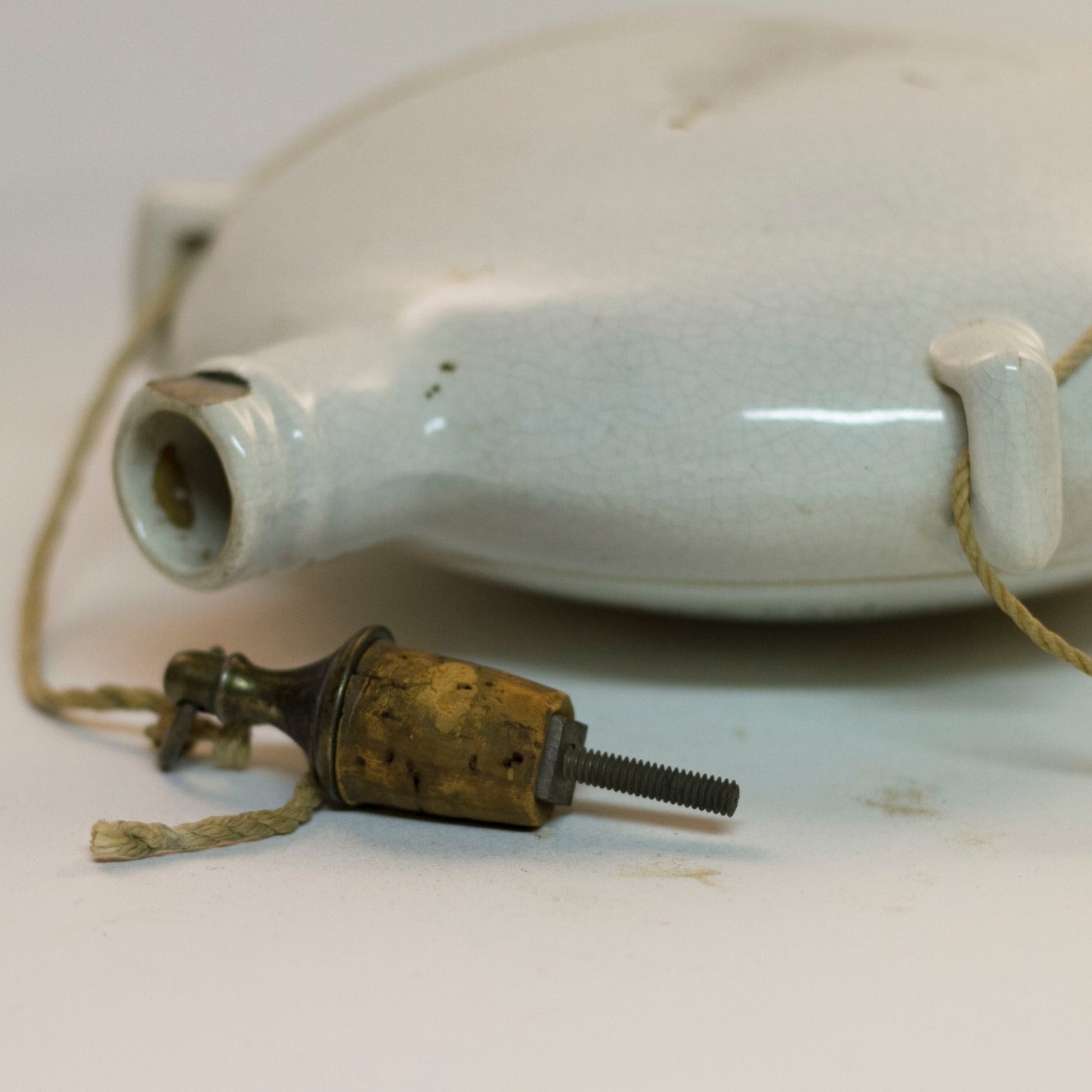 GRAND ARMY OF THE REPUBLIC (G.A.R.) Civil War Veteran CERAMIC CANTEEN Circa Late 1800s Close Up Mouth 2