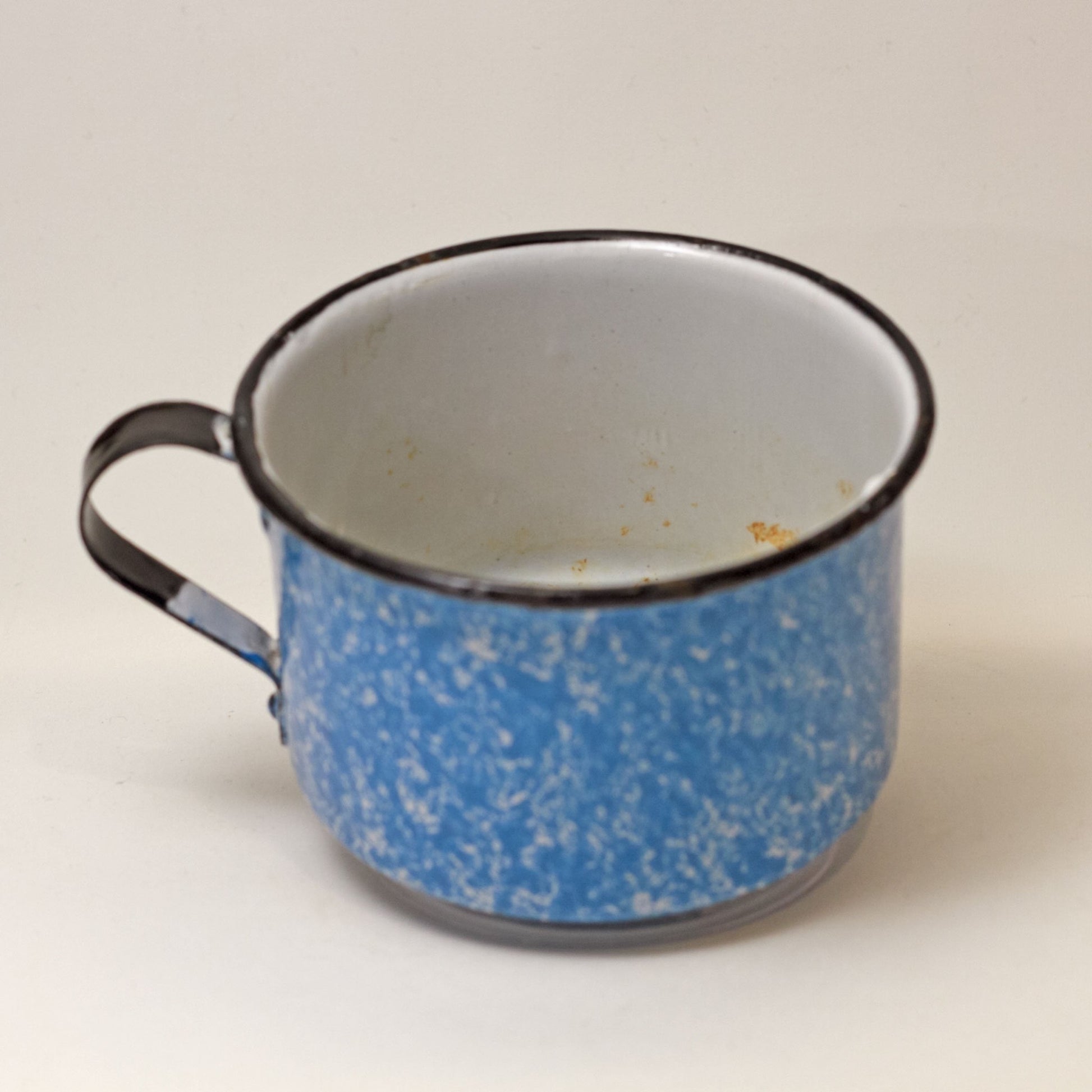 Antique GRANITE WARE 16-OUNCE CUP Vintage Blue and White Speckled