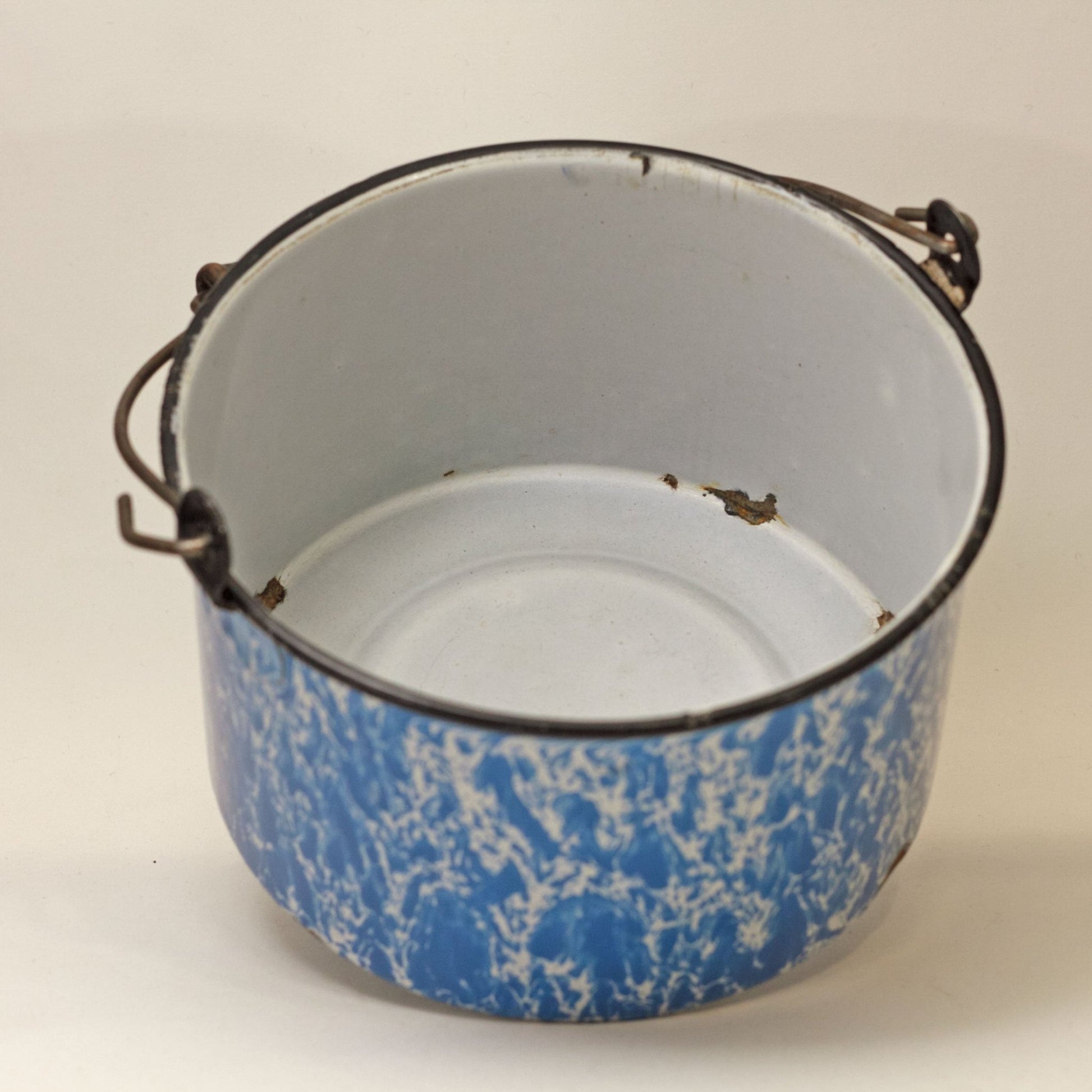 GRANITEWARE WATER PAIL with Lid Blue and White Swirl Circa 1880 - 1920