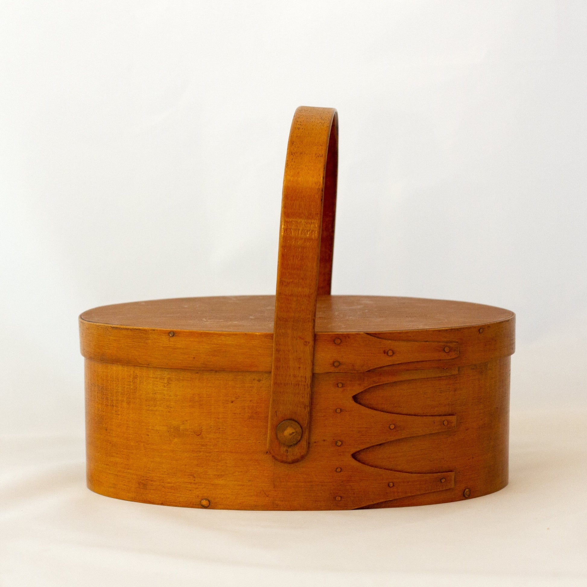 SHAKER-STYLE Swing Handle Carrier Oval Basket with Swallow Tail Joints