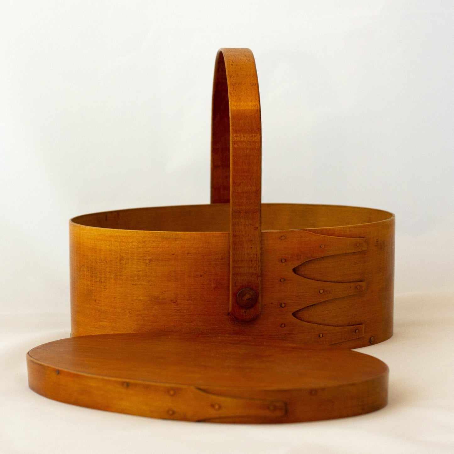 SHAKER-STYLE Swing Handle Carrier Oval Basket with Swallow Tail Joints