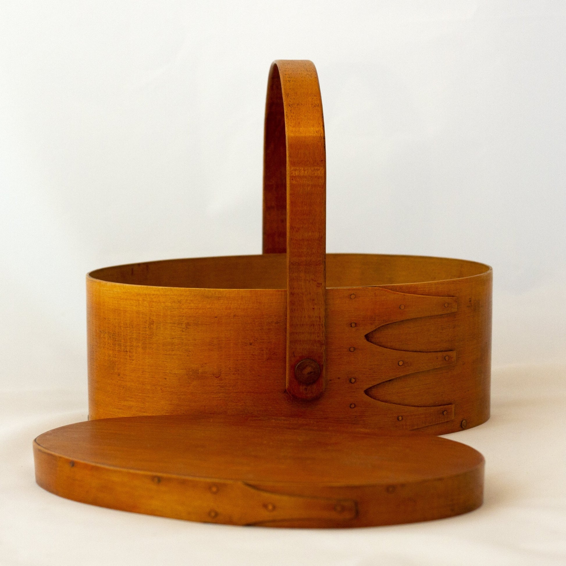 SHAKER-STYLE Swing Handle Carrier Oval Basket with Swallow Tail Joints