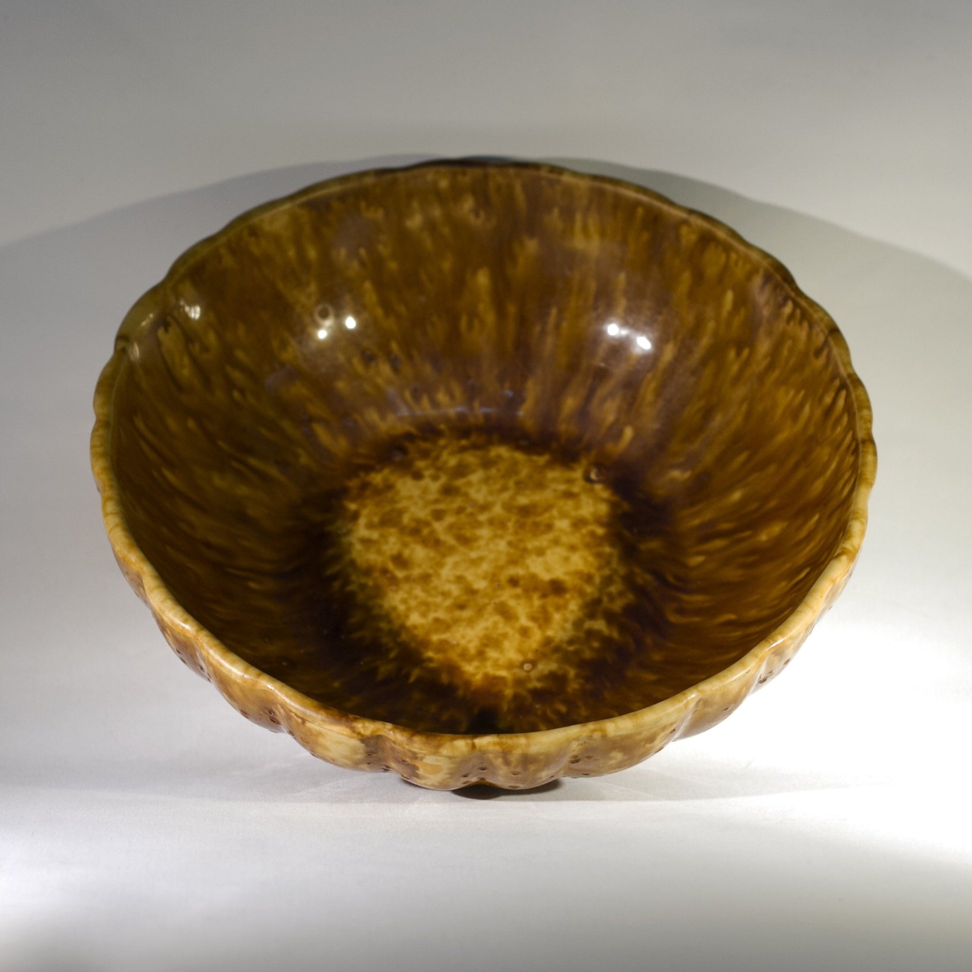 Antique AMERICAN ROCKINGHAM LARGE RIBBED BOWL Circa 1880 - 1900