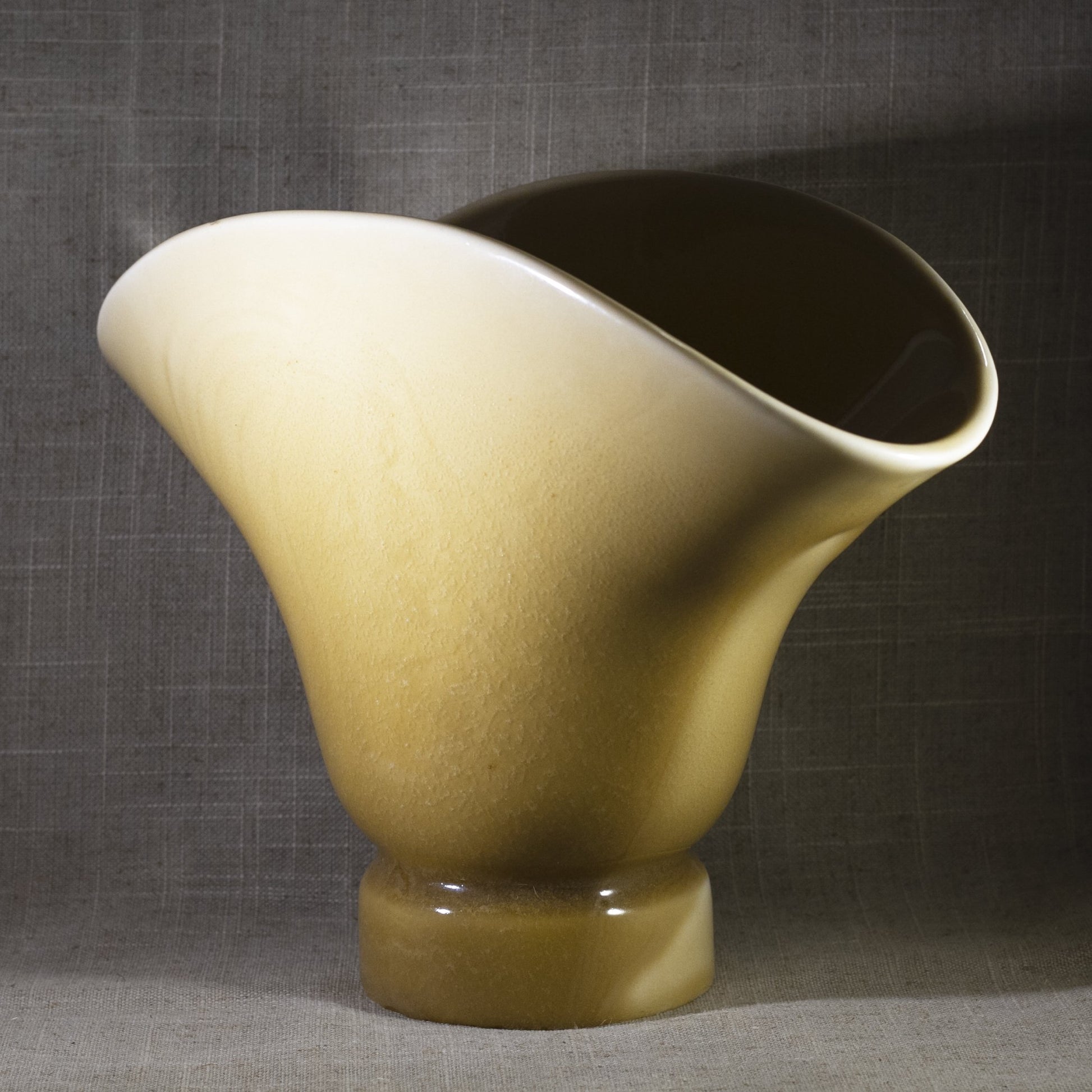 ROOKWOOD FAN Shaped Vase #6839 with Incised Face of Young Girl Circa 1944