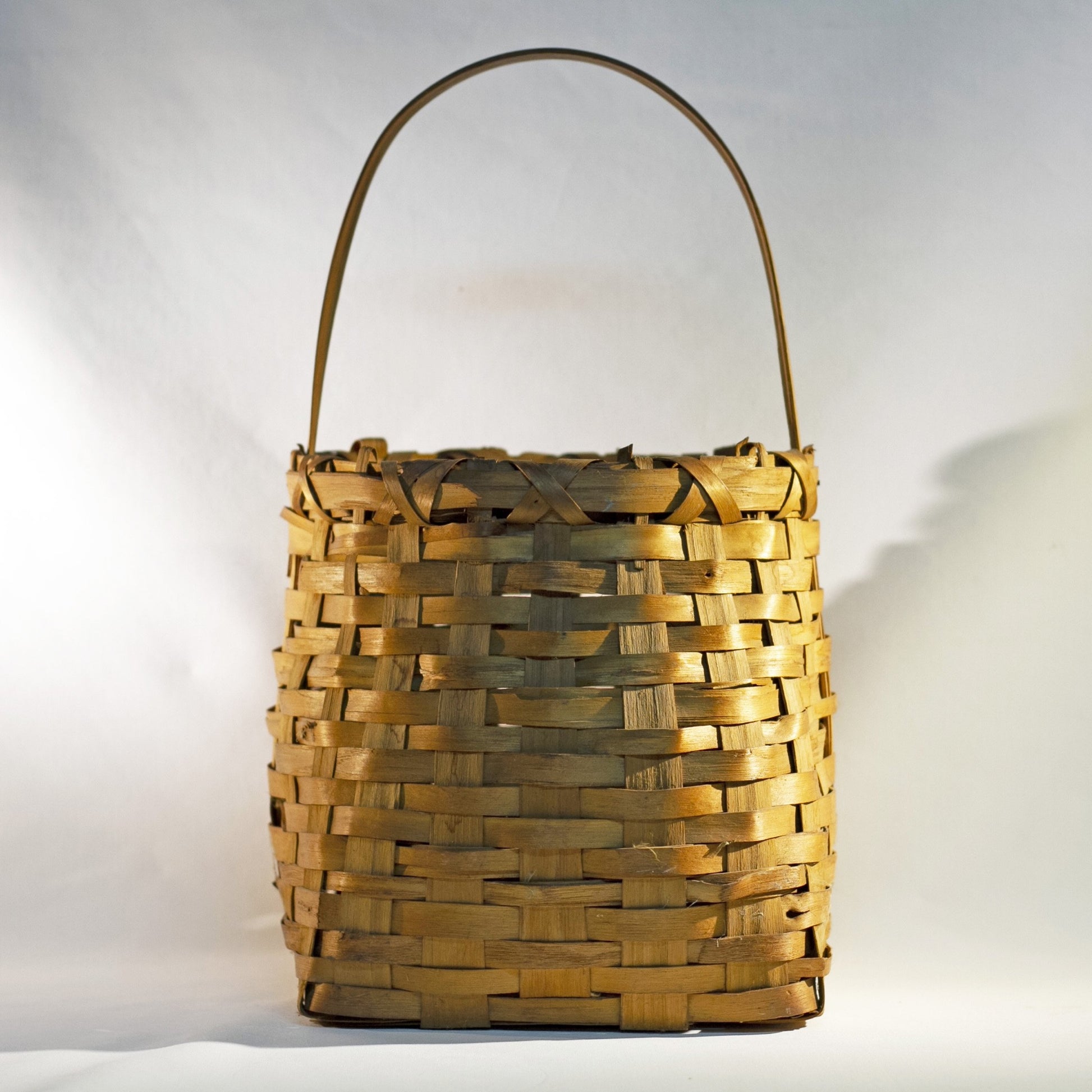 Antique HICKORY HANDLE TRAPEZOID Shaped Woven Basket 16"