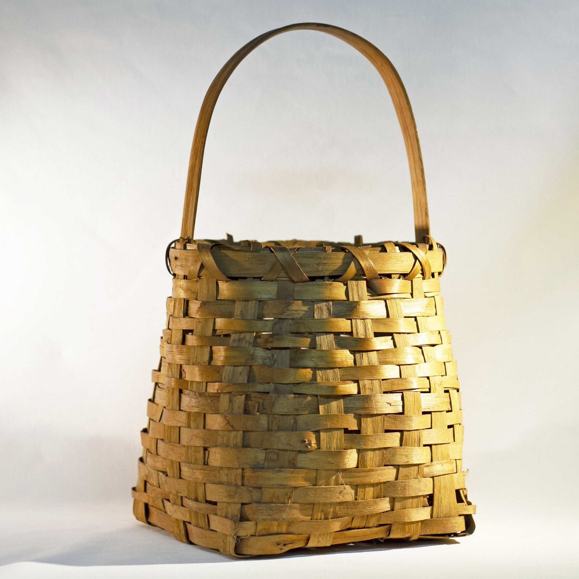 Antique HICKORY HANDLE TRAPEZOID Shaped Woven Basket 16"