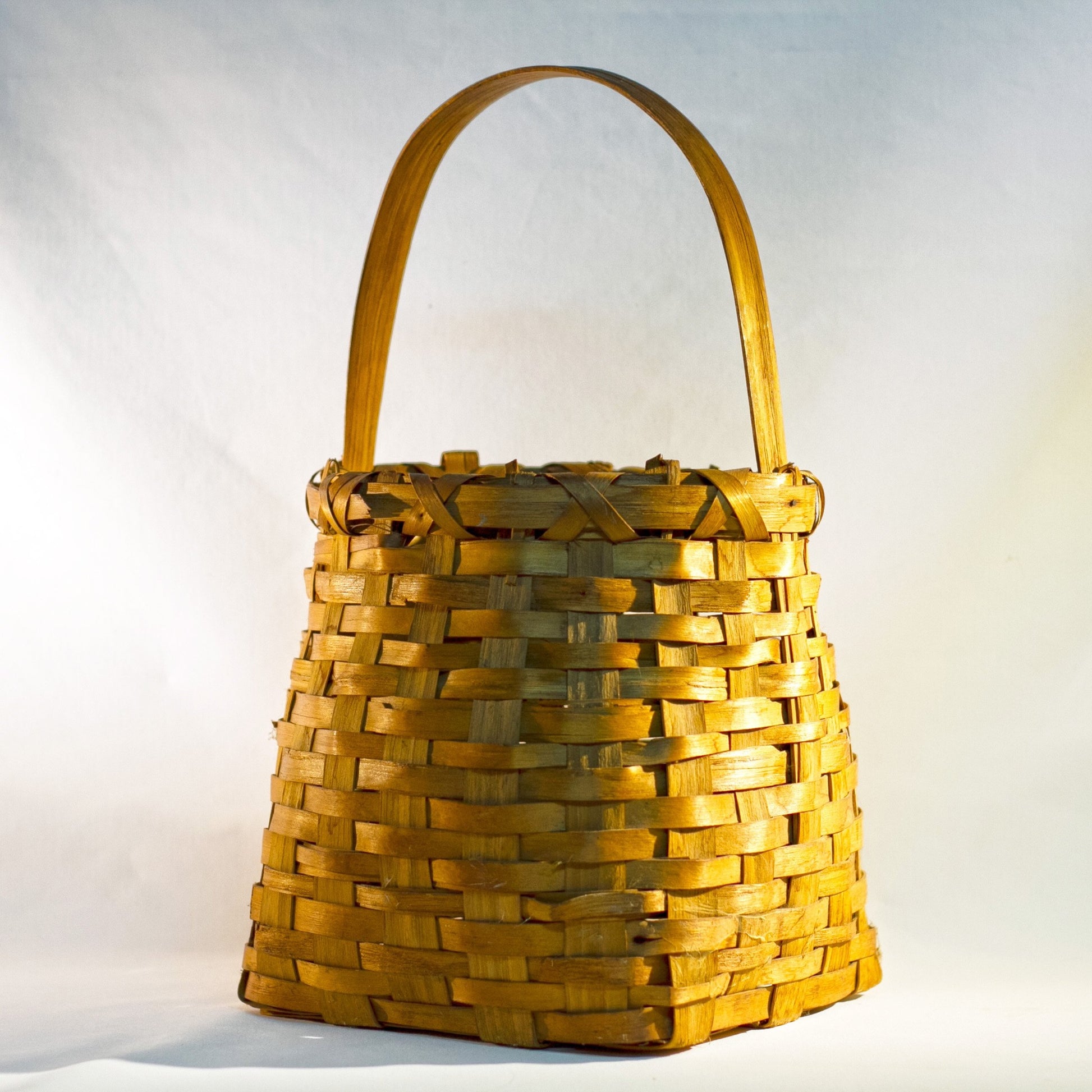 Antique HICKORY HANDLE TRAPEZOID Shaped Woven Basket 16"