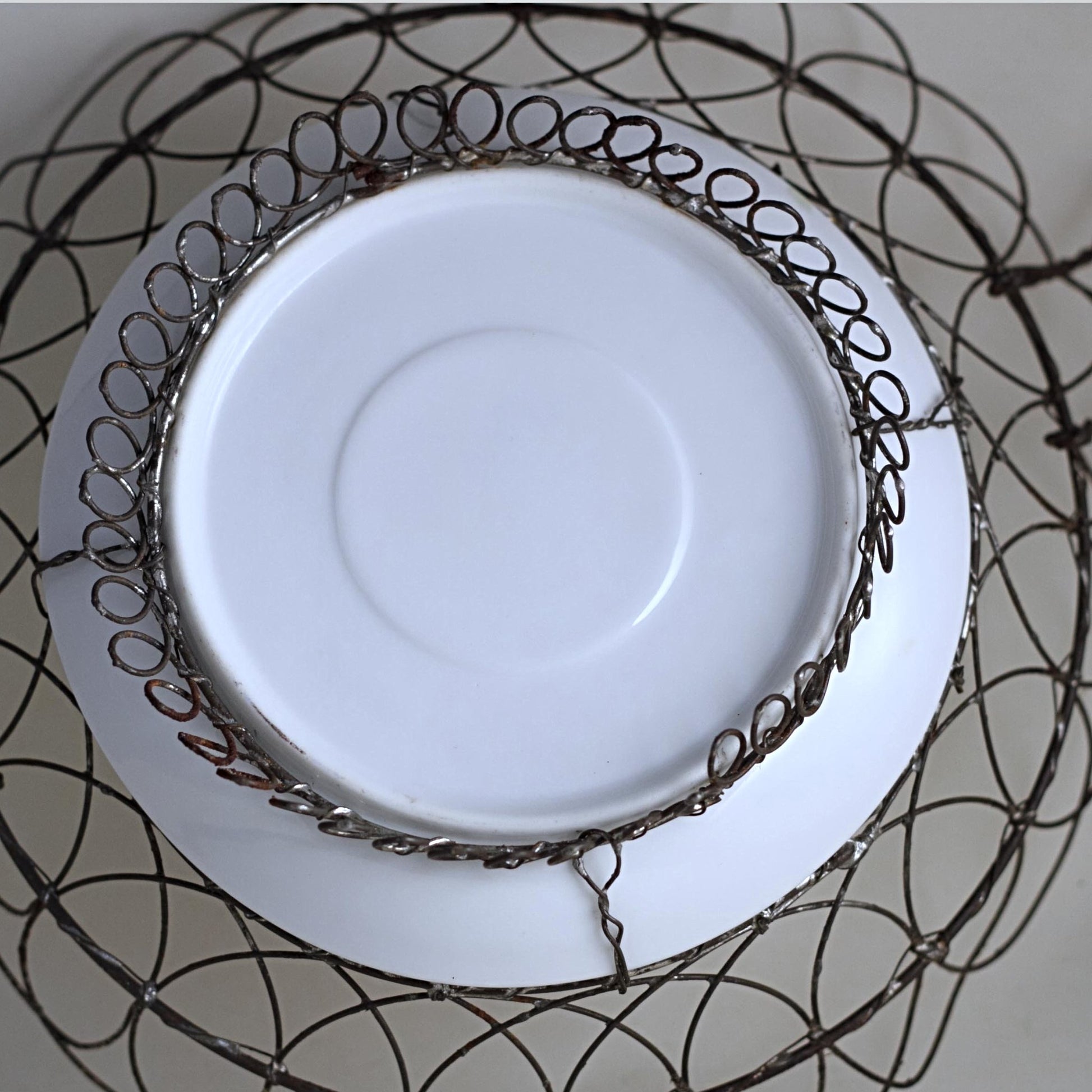 WIRE BUN BASKET with Heart Shaped Handles (7)