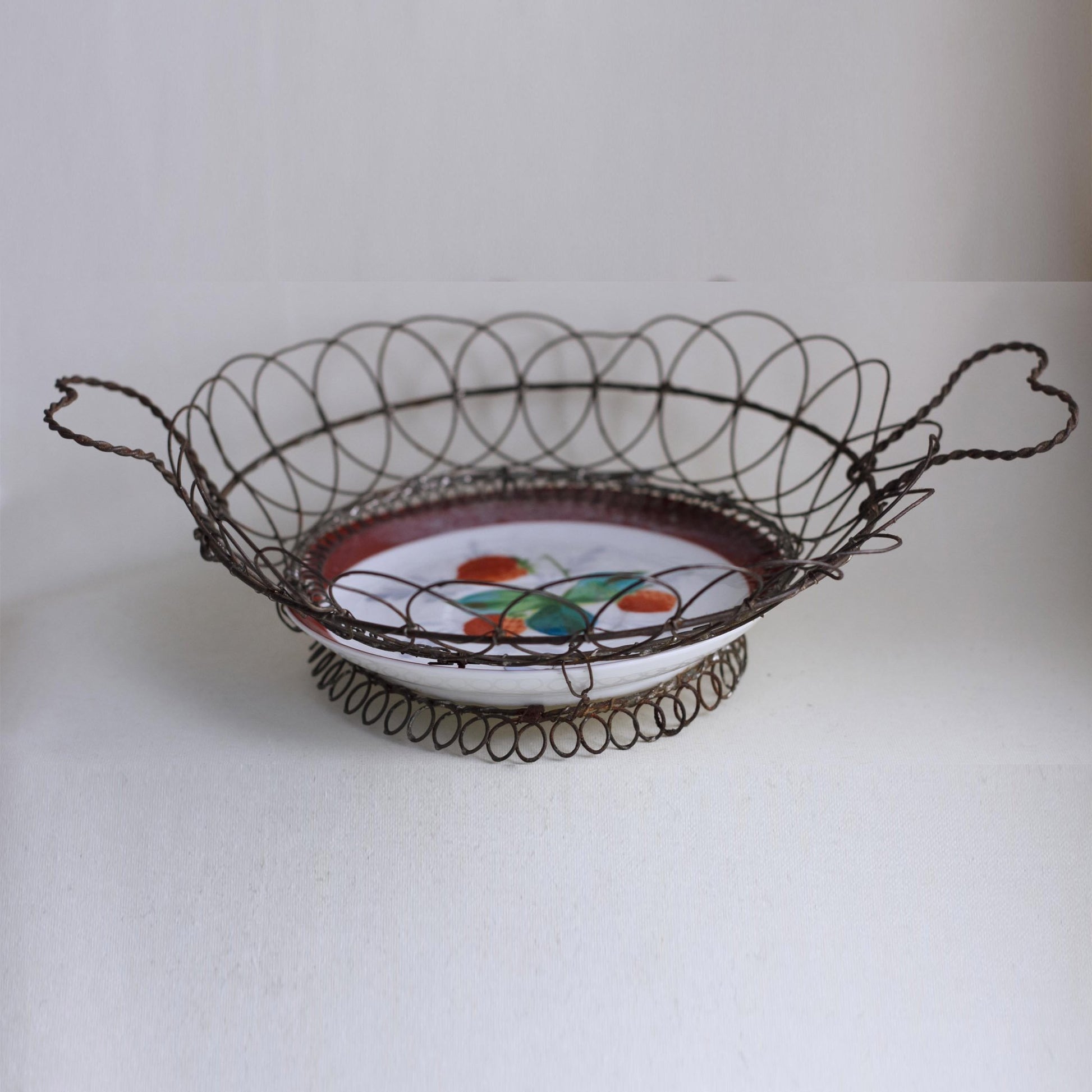 WIRE BUN BASKET with Heart Shaped Handles (5)