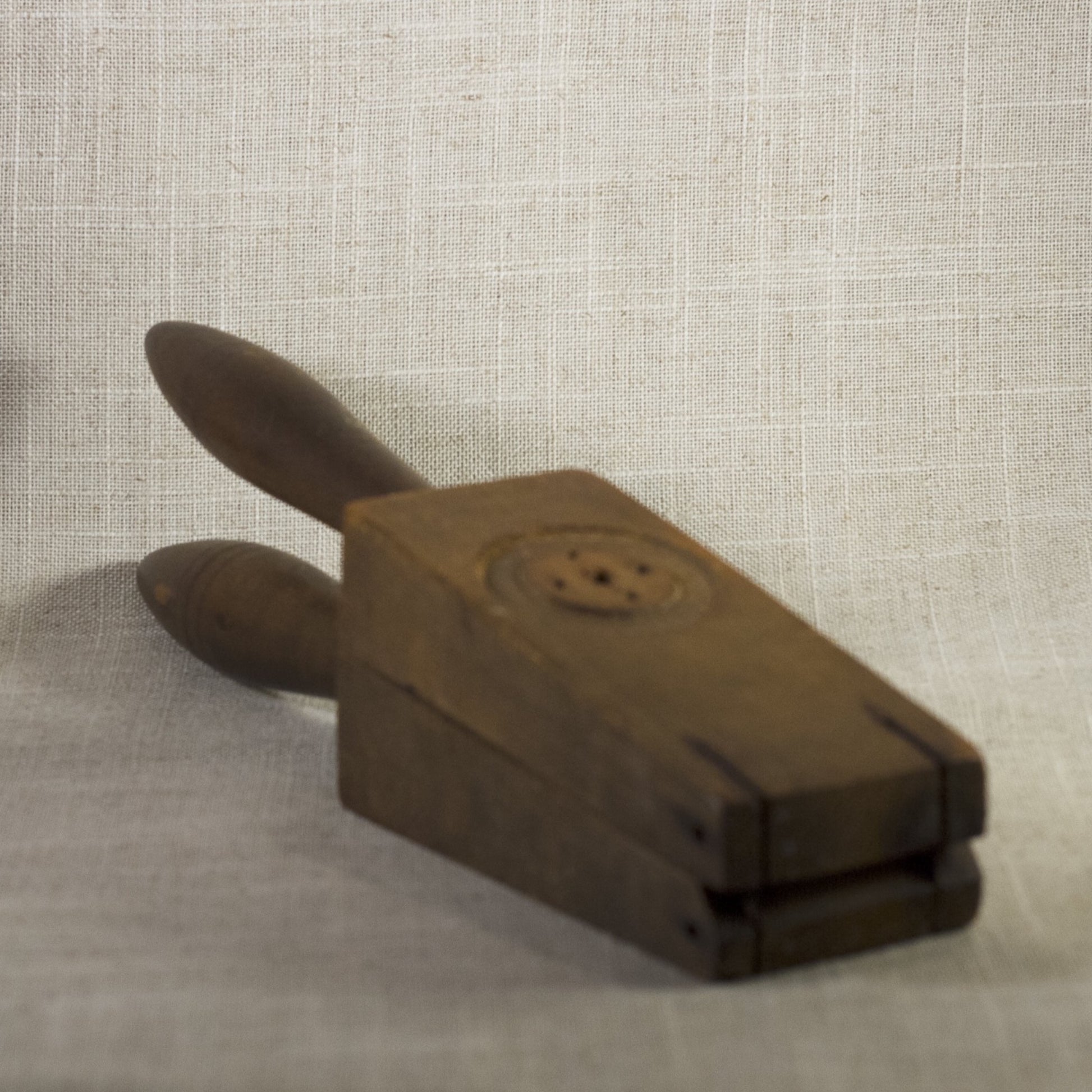 Primitive Antique WOODEN CITRUS SQUEEZER Circa 19th Century