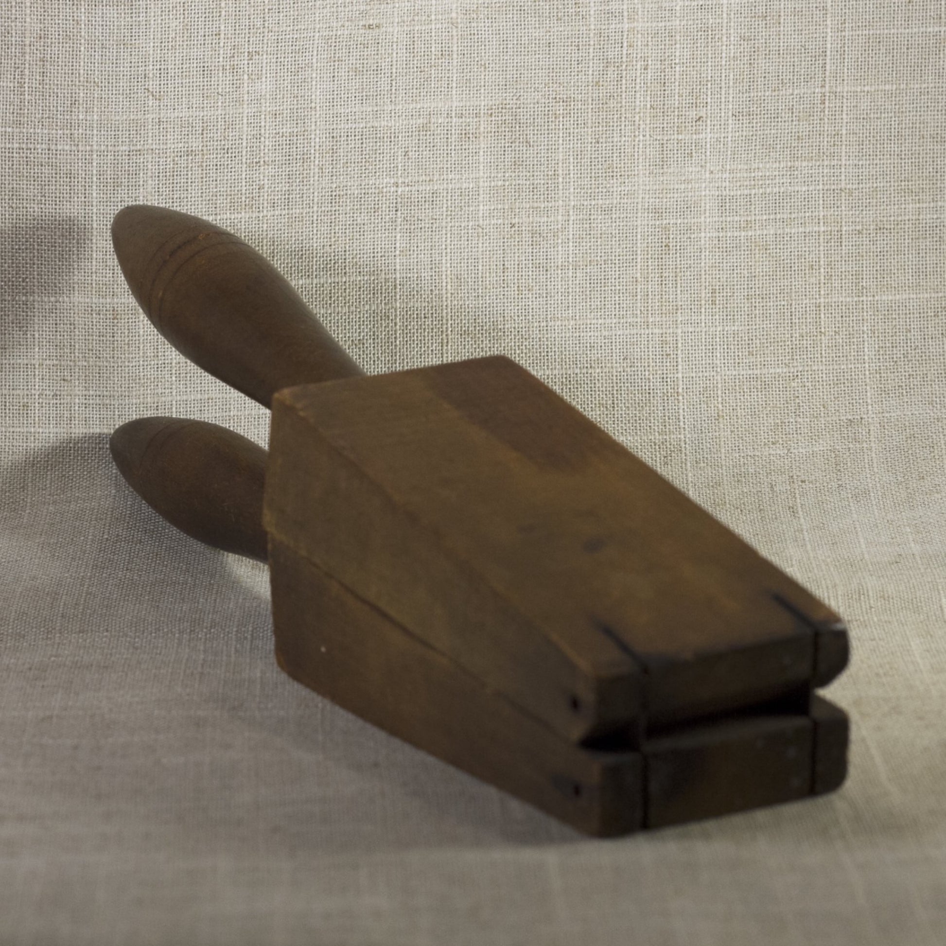 Primitive Antique WOODEN CITRUS SQUEEZER Circa 19th Century