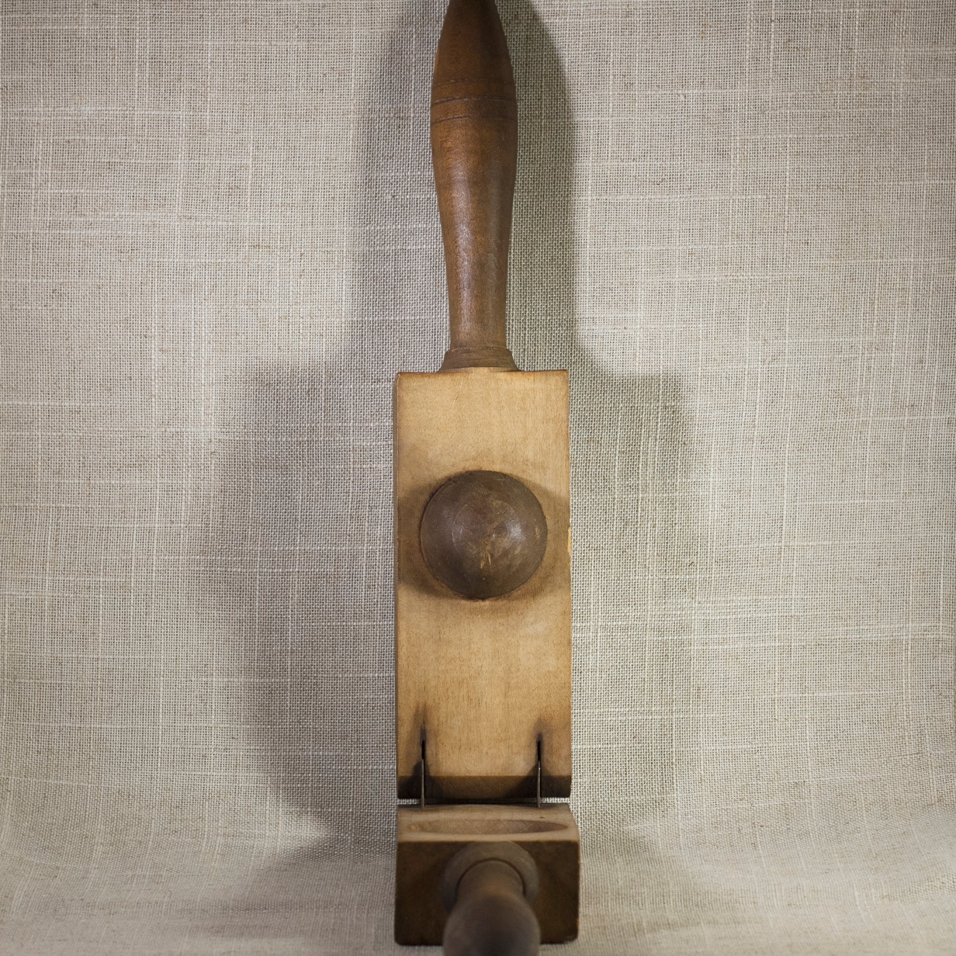 Primitive Antique WOODEN CITRUS SQUEEZER Circa 19th Century