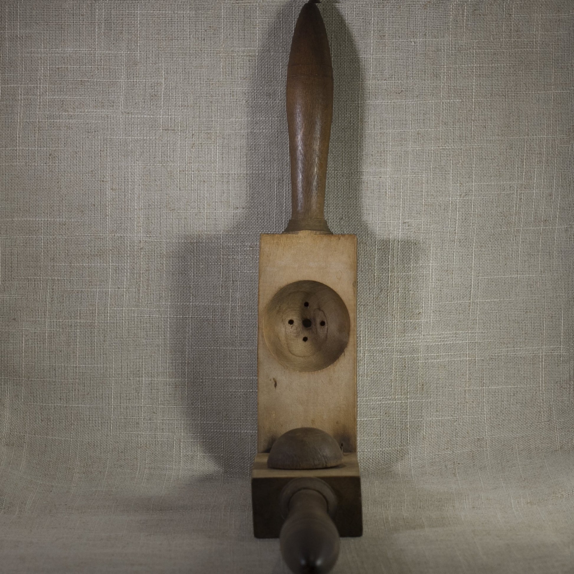 Primitive Antique WOODEN CITRUS SQUEEZER Circa 19th Century