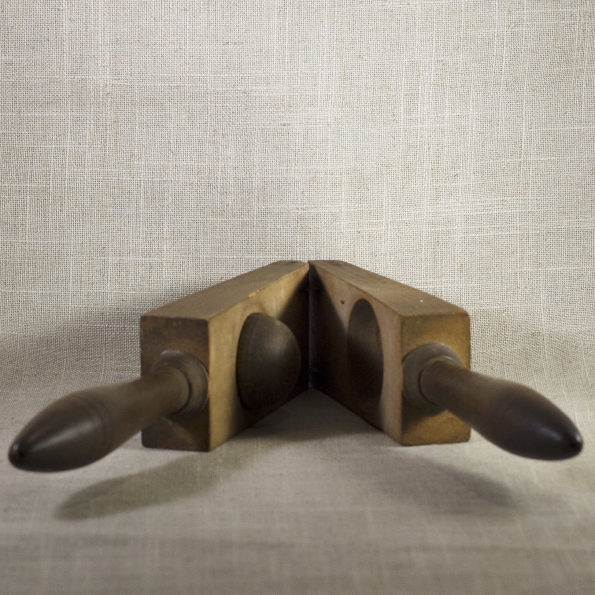 Primitive Antique WOODEN CITRUS SQUEEZER Circa 19th Century