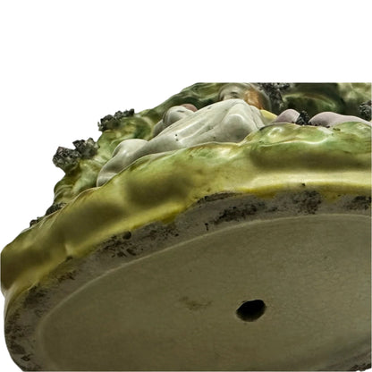 Figurita de Bocage estilo Staffordshire Pareja romántica Escena de jardín Revival victoriano Dorso plano