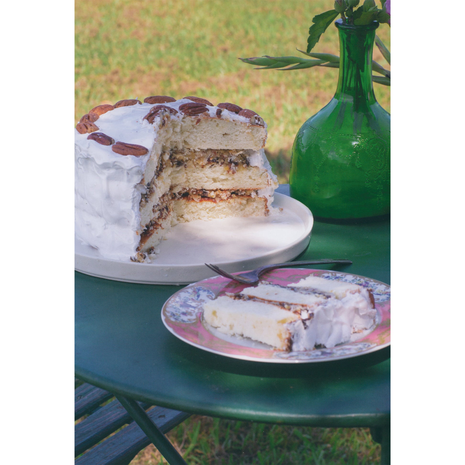 Stacy Lyn Harris’s 2024 Southern cookbook featuring 80+ recipes, hospitality tips, and full‑page photography. Near‑mint hardcover. Cake