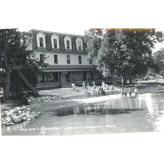 The Inn at Crooked Lake CONWAY MICHIGAN Carte Postale Vintage Photo Réelle