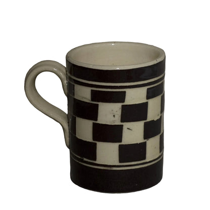 Tazas de loza de moca antiguas con diseño de tablero de ajedrez – Loza de moca inglesa de principios del siglo XIX