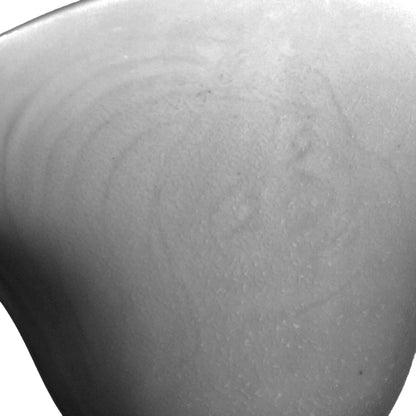 Jarrón abanico Rookwood Pottery #6839 – Retrato de niña incisa, esmalte craquelado de color caramelo, Cincinnati, 1944