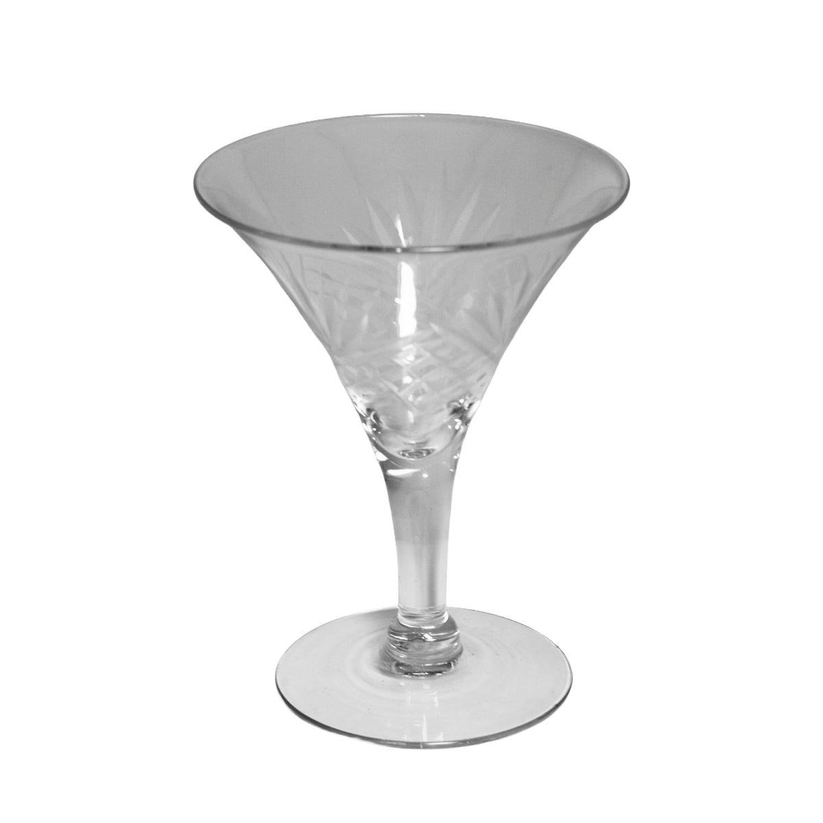 Set of 7 vintage Nachtmann Nierstein / Gorham Cherrywood cut crystal liquor cocktail glasses with fan and crosshatch design. Made in Germany. Criss cross pattern view.