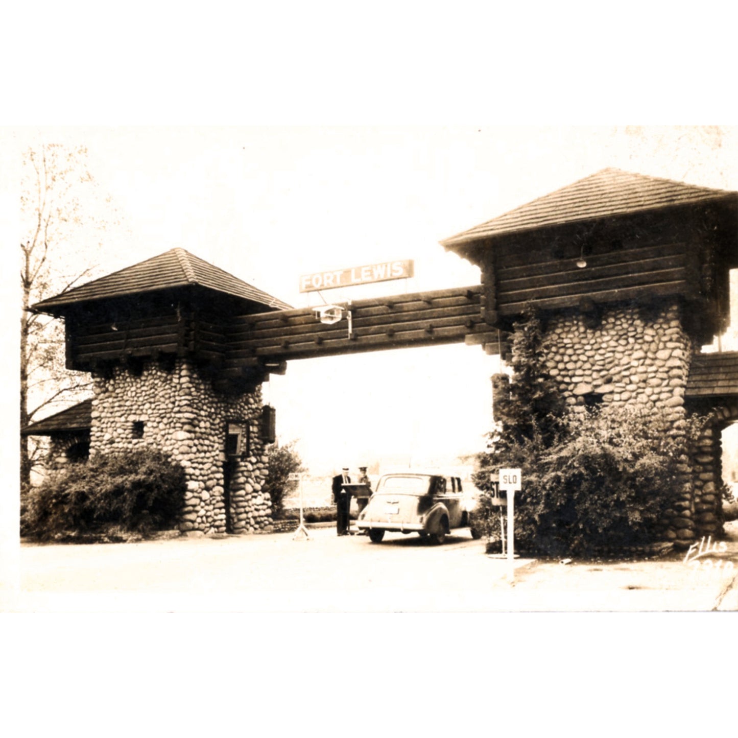 Fort Lewis Liberty Gate Tacoma WA RPPC Ellis 7310 Tarjeta Postal de la Base del Ejército de Antes de la Segunda Guerra Mundial