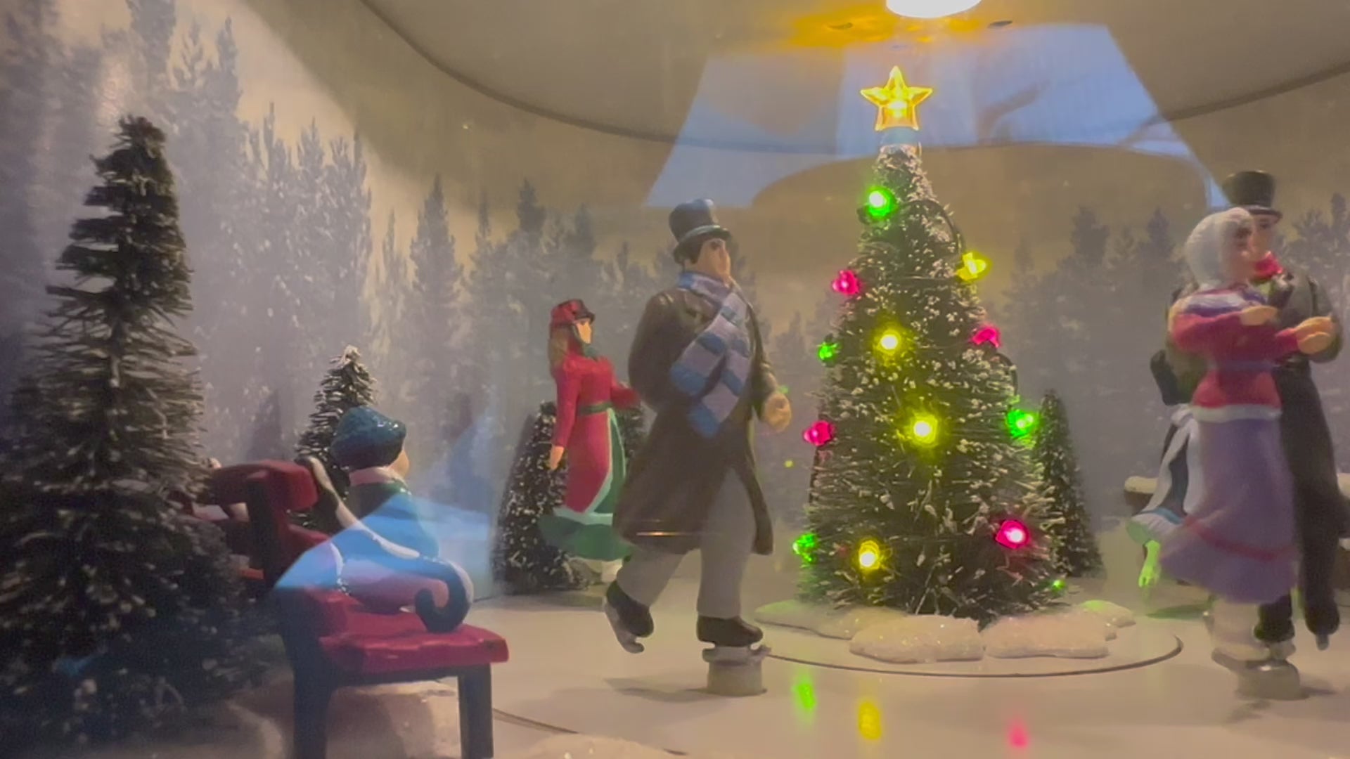 2006 Mr. Christmas Gold Label Animated Concertina with 50 songs, five real brass bells, animated skating scene, box, adapter and manual. VIDEO 42 seconds