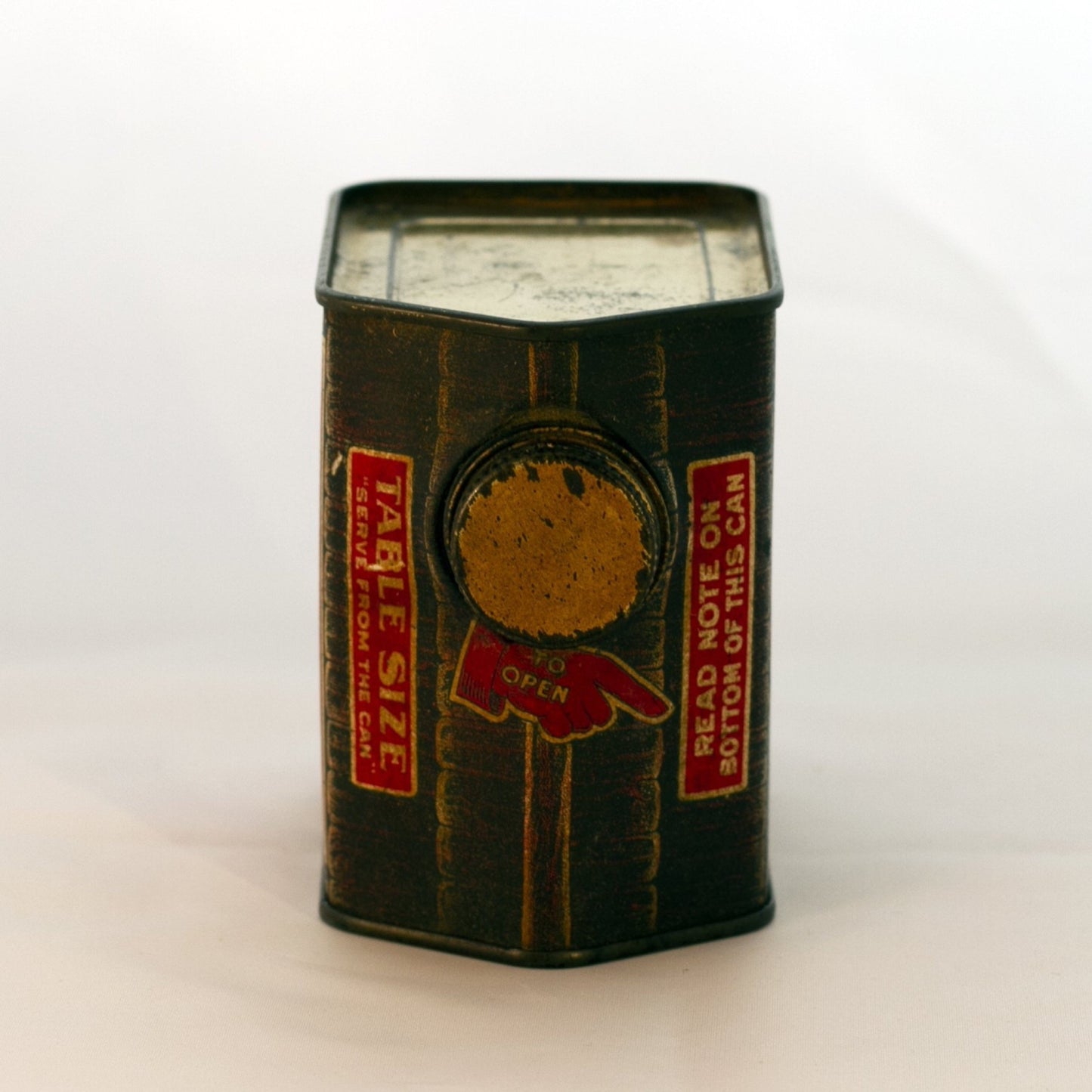 Antique TOWLE’S LOG CABIN SYRUP TIN Copyright 1914 "Boy in Doorway" Jack Towle 12-Ounce Capacity