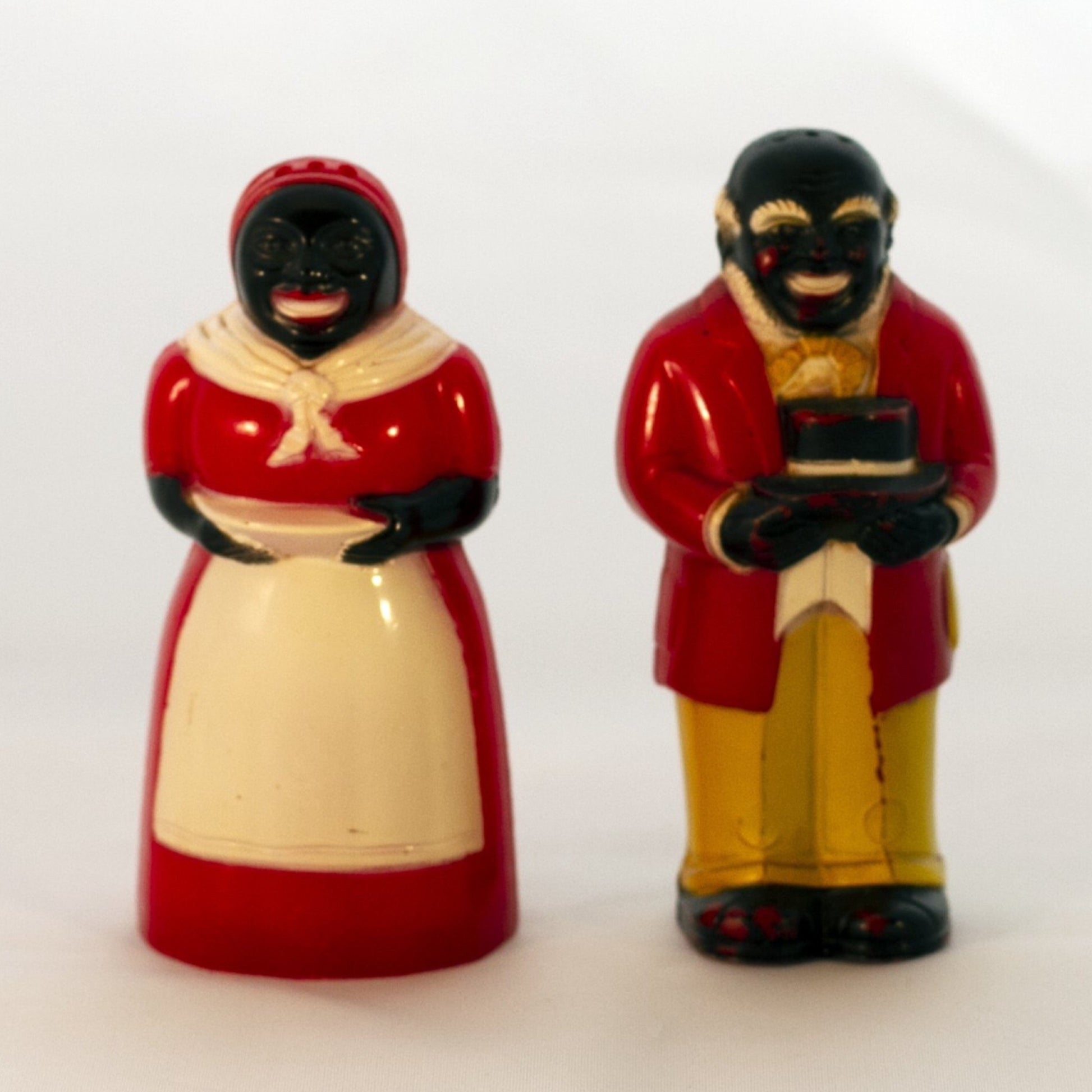 Black Americana Molded Hard Plastic 1940s JEMIMA & MOSE SHAKERS 3 ½” Made by F & F Mold and Die Works (A)