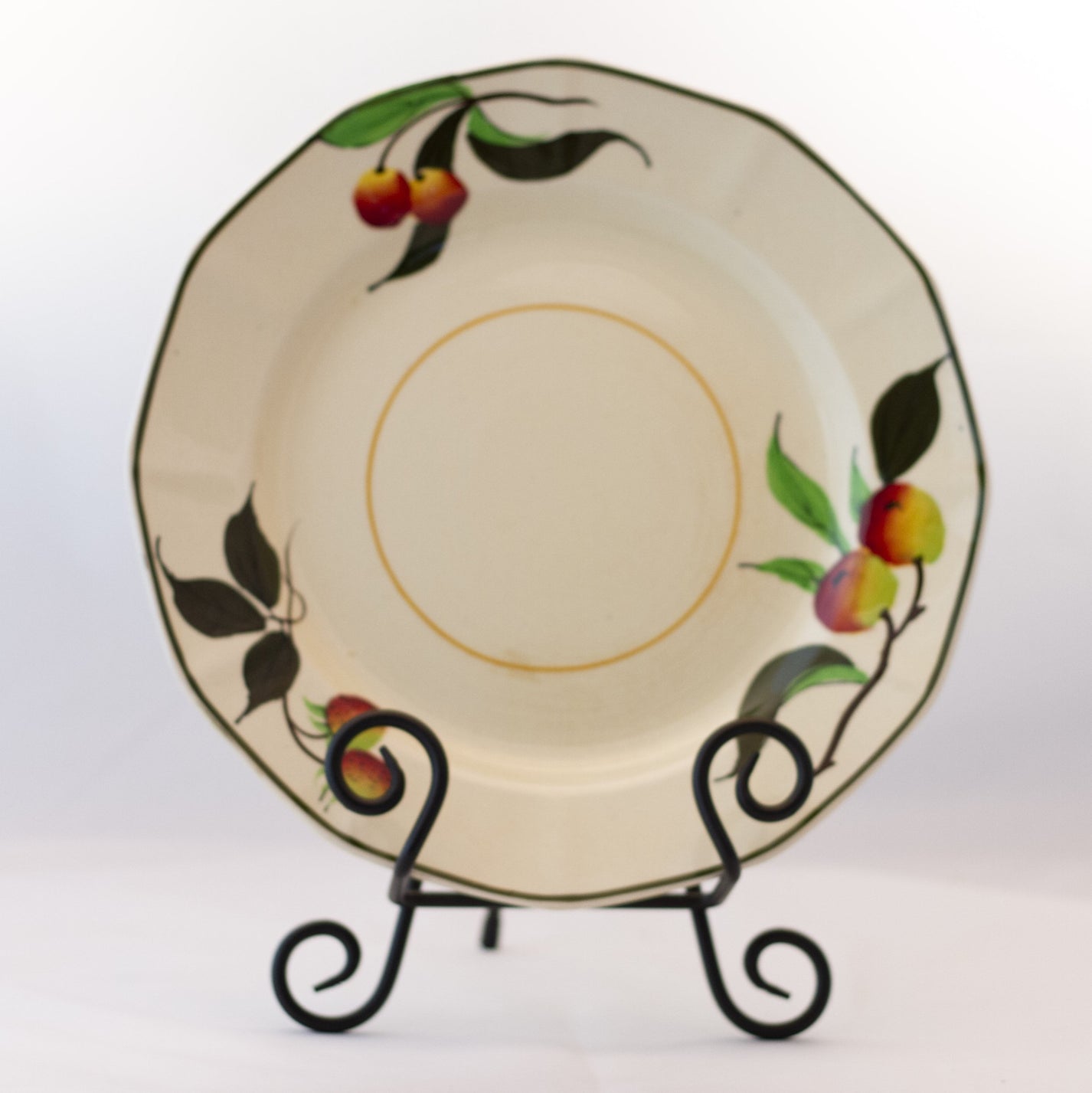 ROYAL DOULTON DINNER PLATES D4085 Circa 1920 (Set of 2) The Townhouse