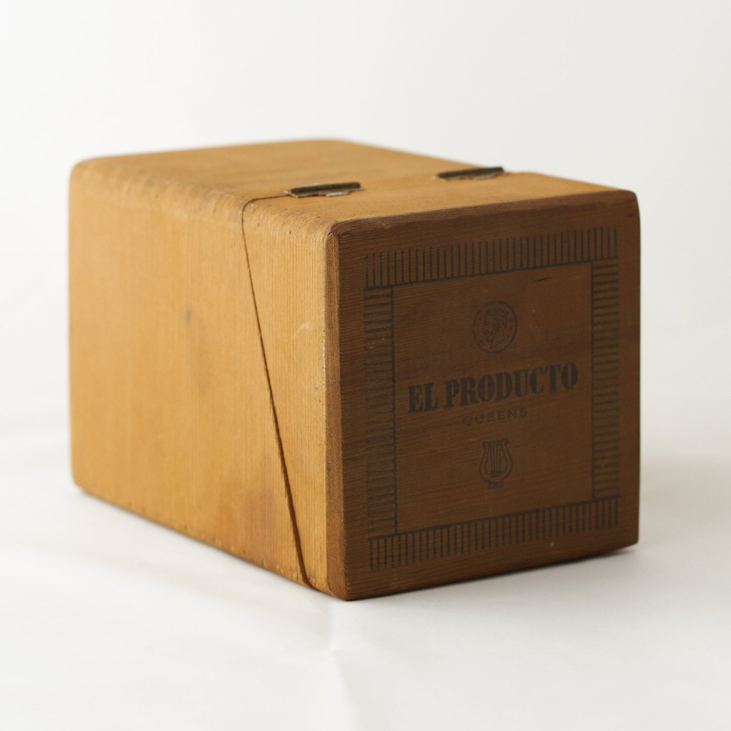 EL PRODUCTO QUEENS 25¢ WOOD CIGAR BOX WITH GLASS TUBES