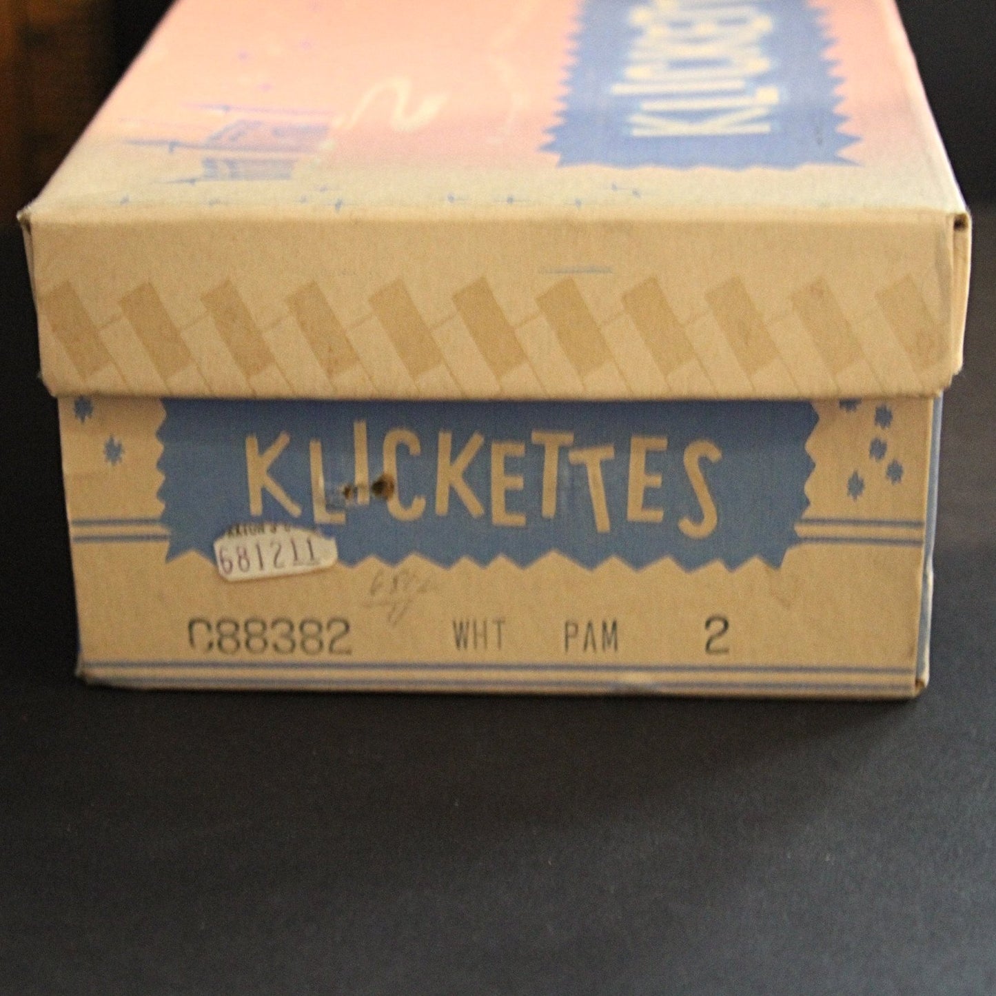 KLICKETTES WHITE GO-GO BOOTS Trimmed in White Fur New Old Stock with Box