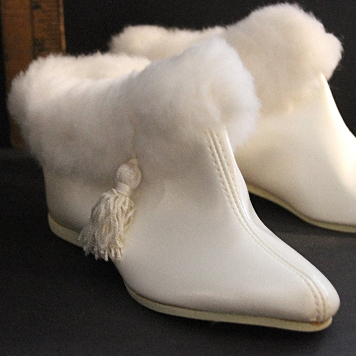 KLICKETTES WHITE GO-GO BOOTS Trimmed in White Fur New Old Stock with Box