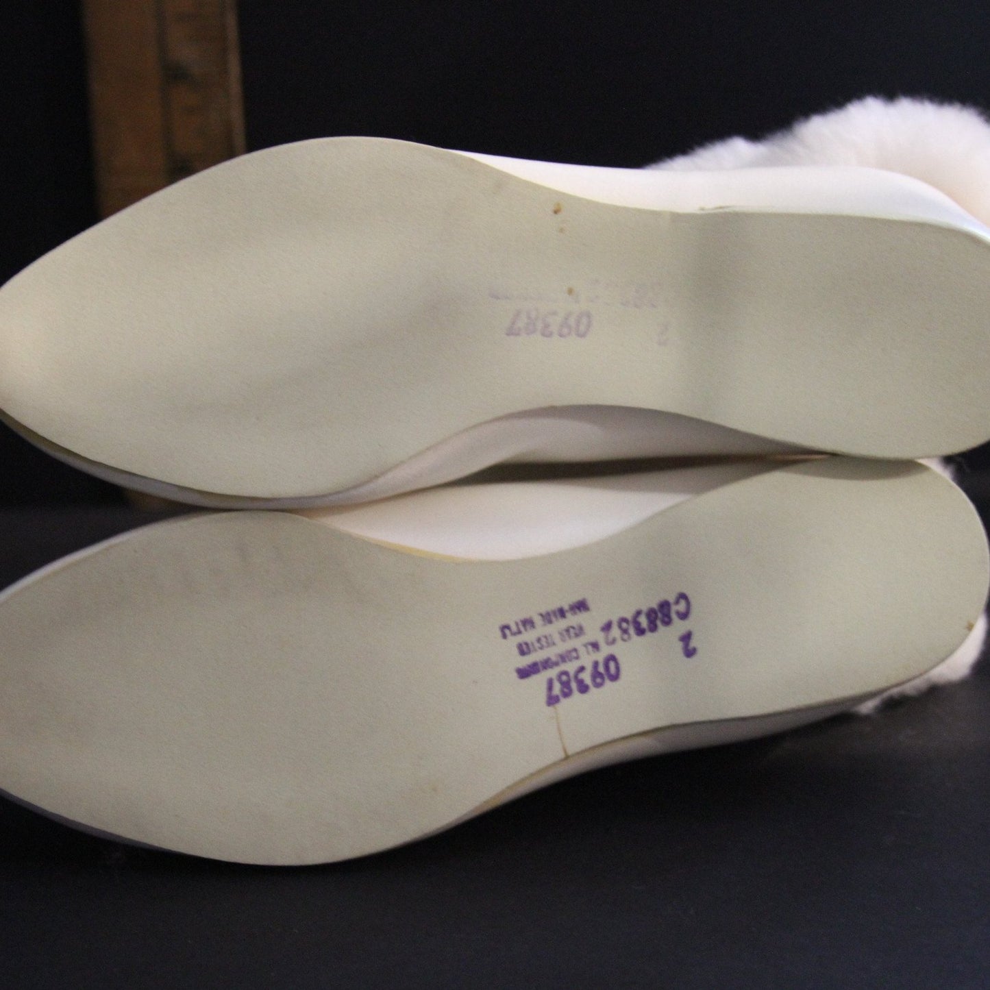 KLICKETTES WHITE GO-GO BOOTS Trimmed in White Fur New Old Stock with Box