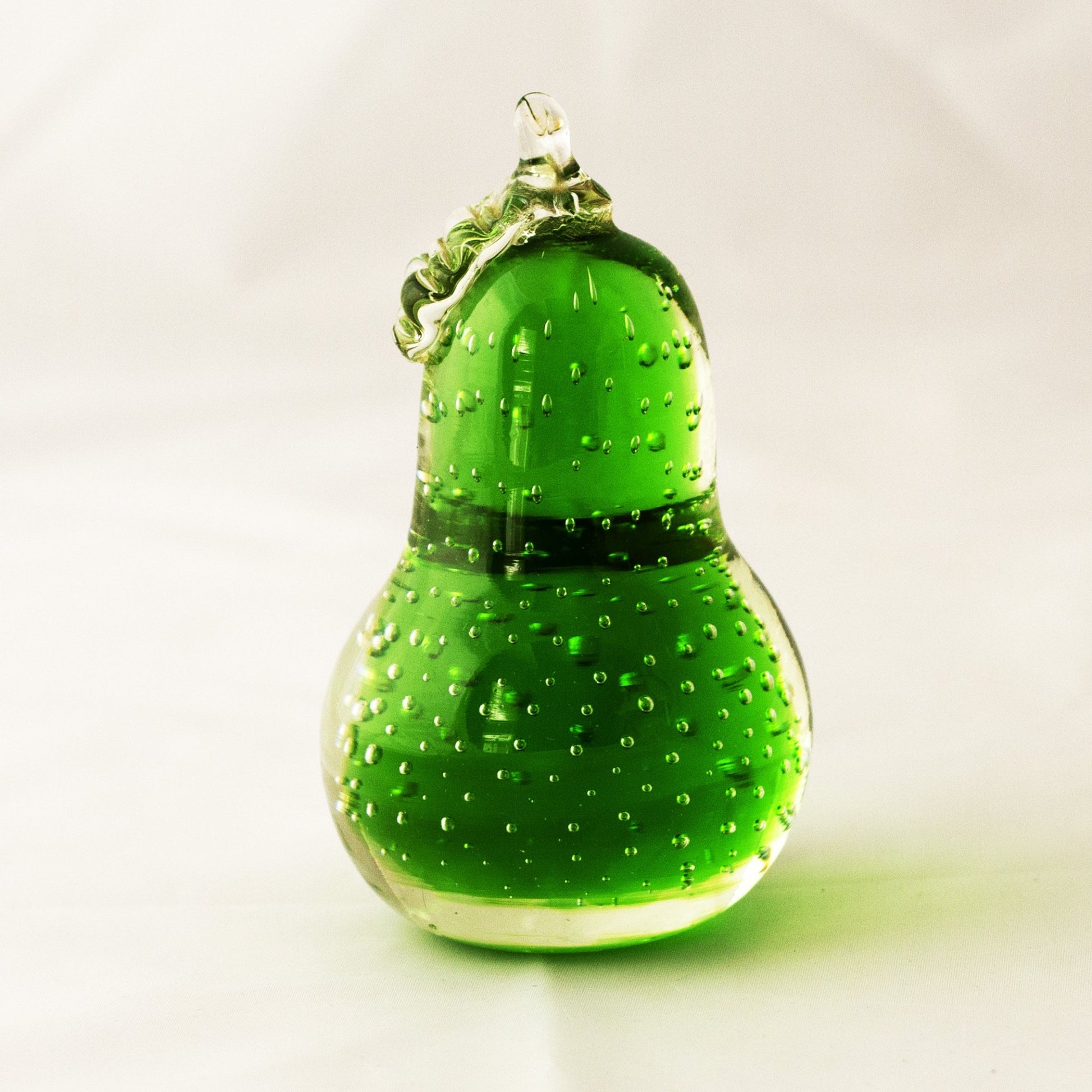 ART GLASS GREEN PEAR CONTROLLED BUBBLE PAPERWEIGHT