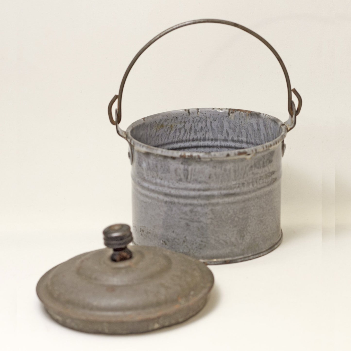 Tiny Granite Ware 3" Bucket with Lid - Possible Salesman Sample