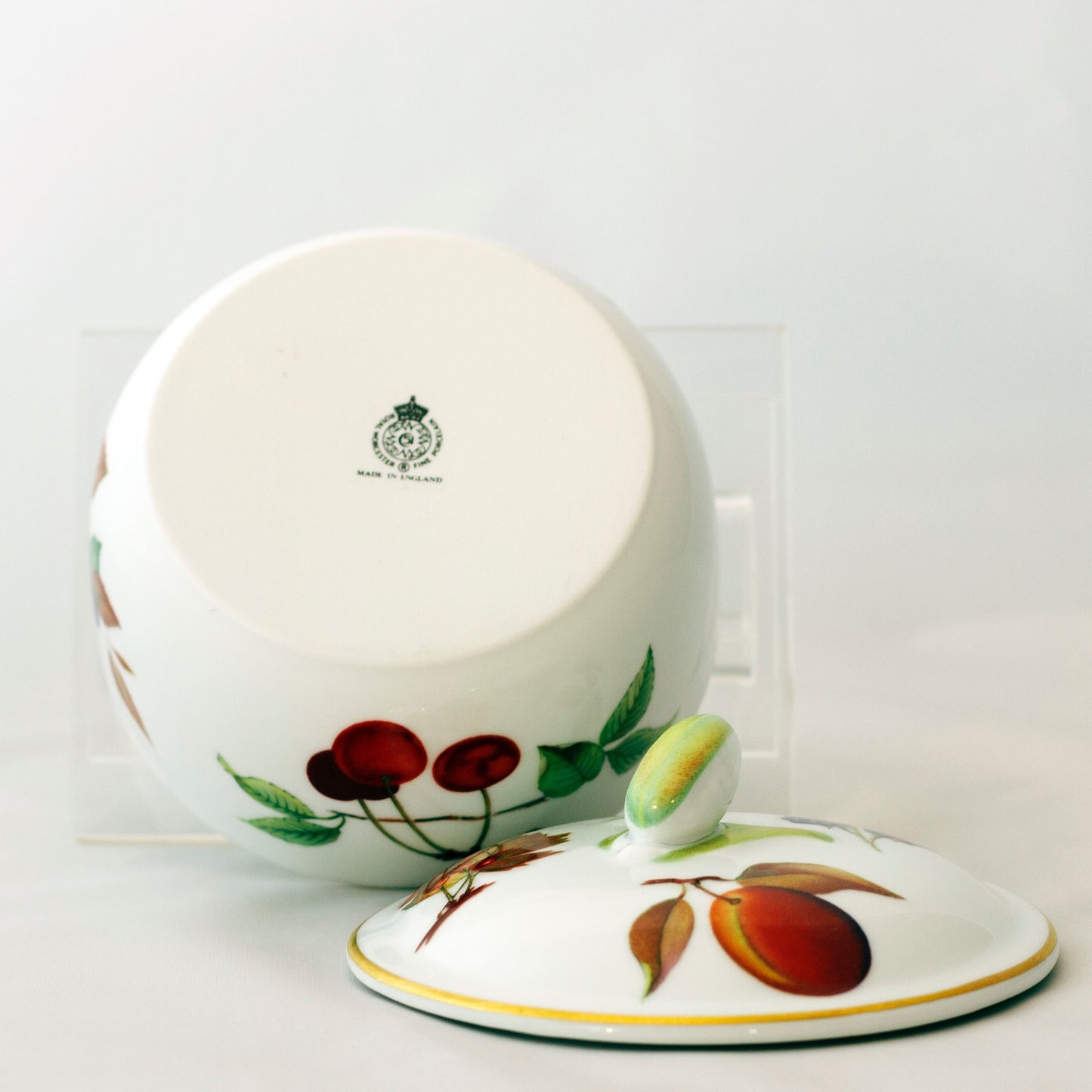 Royal WorcesterEVESHAM GOLD Porcelain Butter Tub with Lid with Fruit Sprays